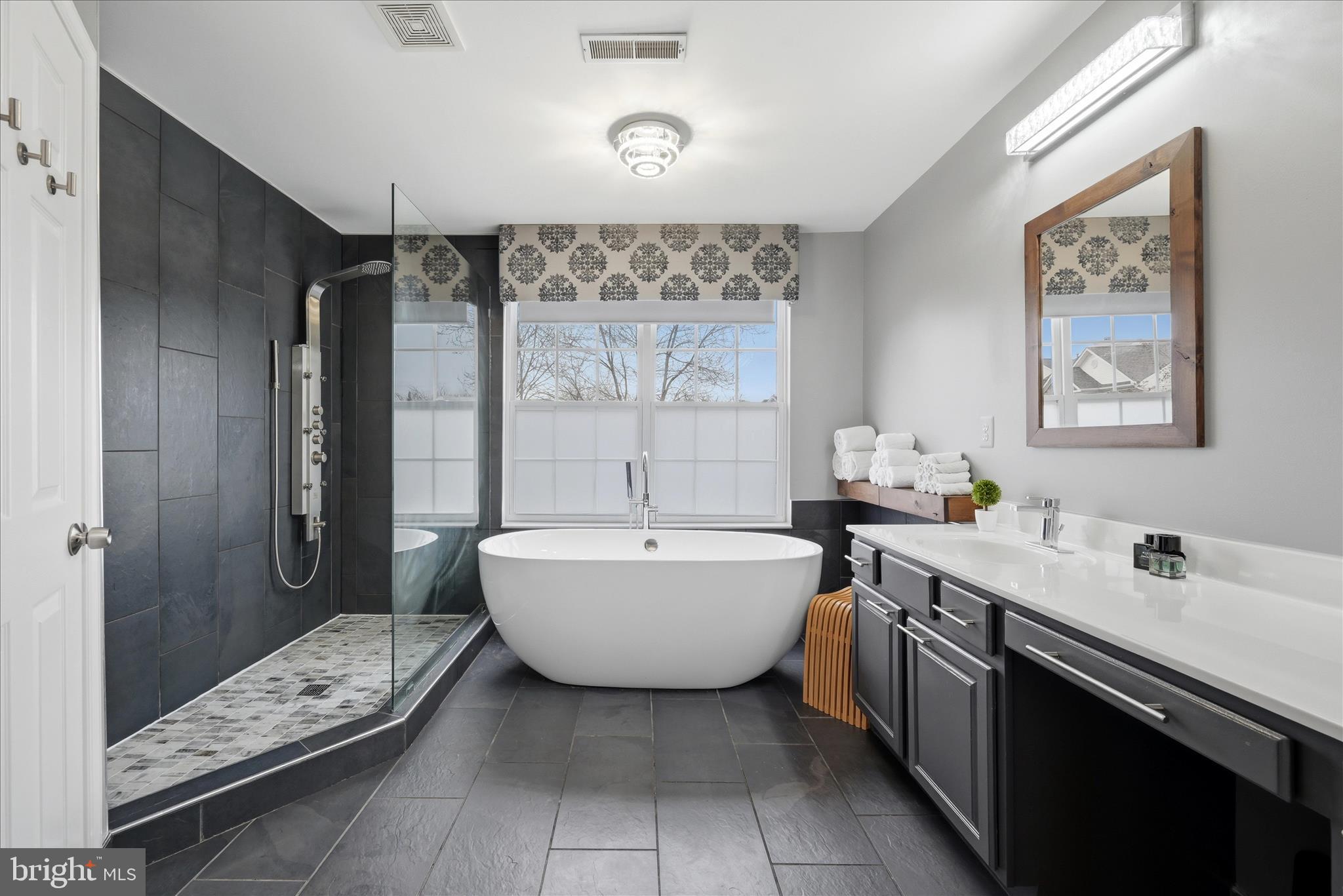 POTOMAC CROSSING - Residential