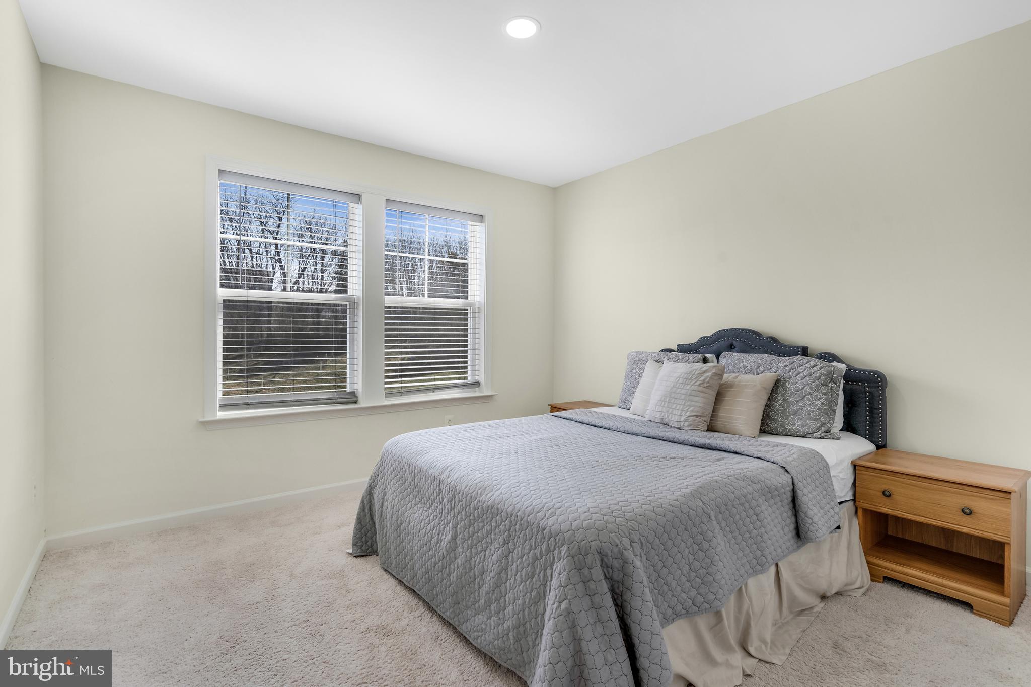 WEST FIELDS - Residential