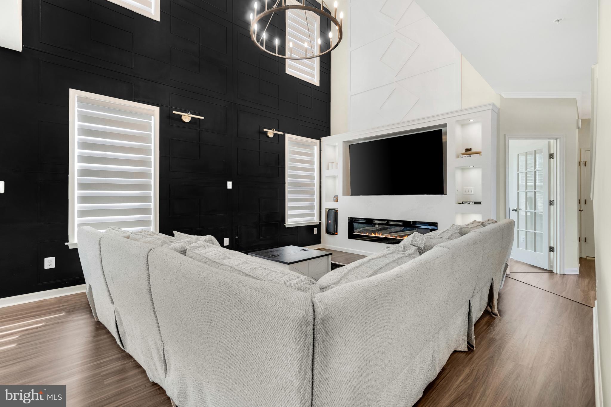 WEST FIELDS - Residential