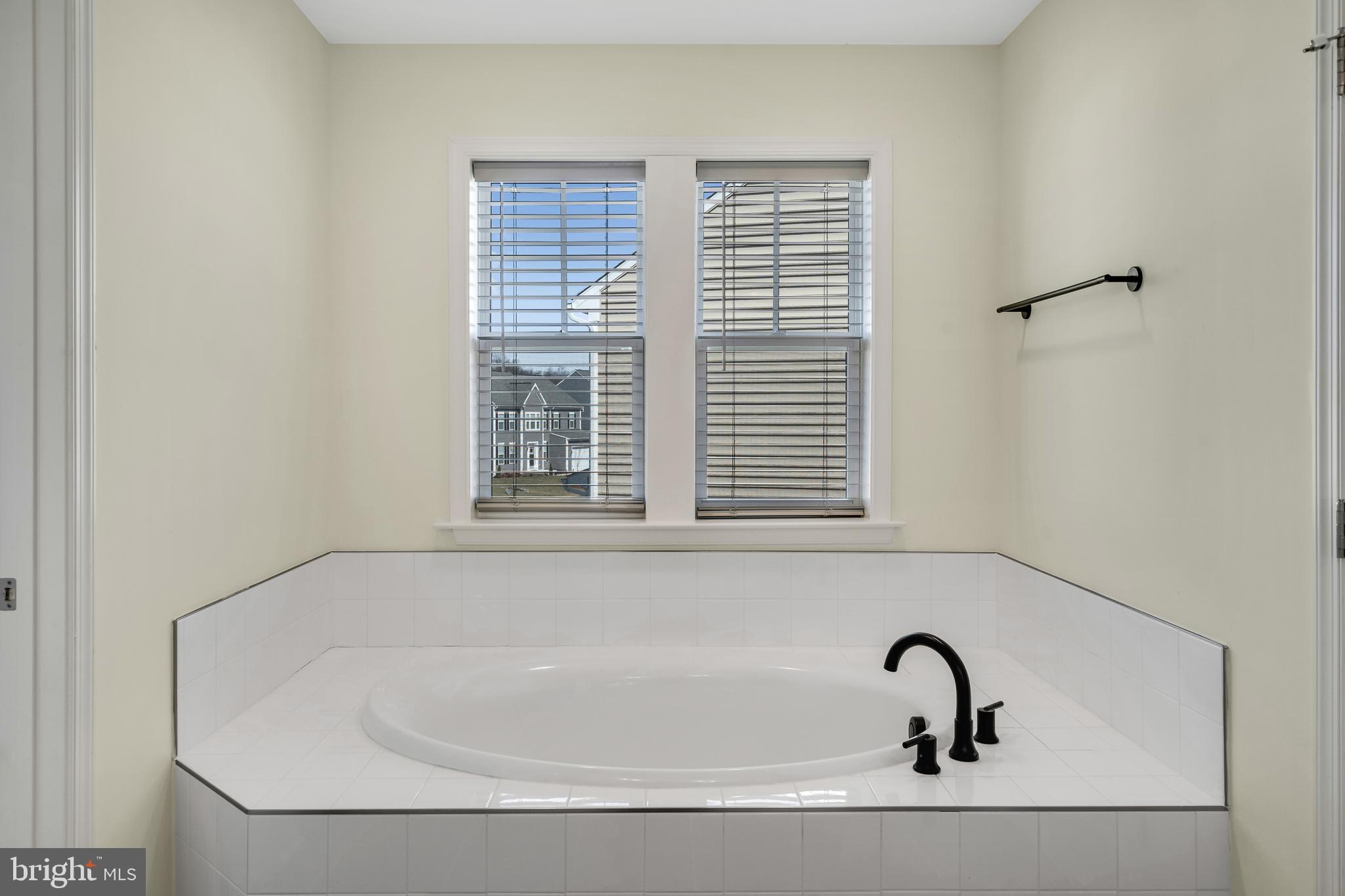 WEST FIELDS - Residential