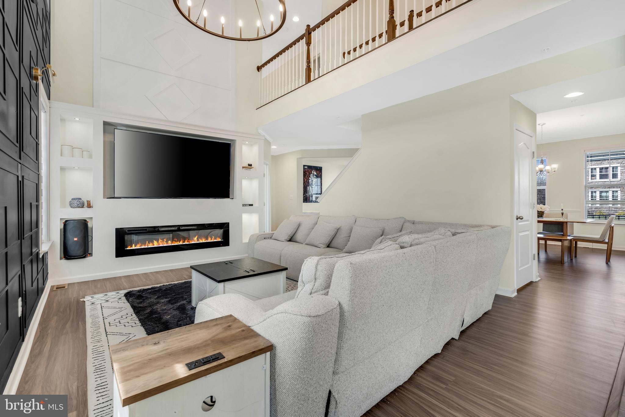 WEST FIELDS - Residential