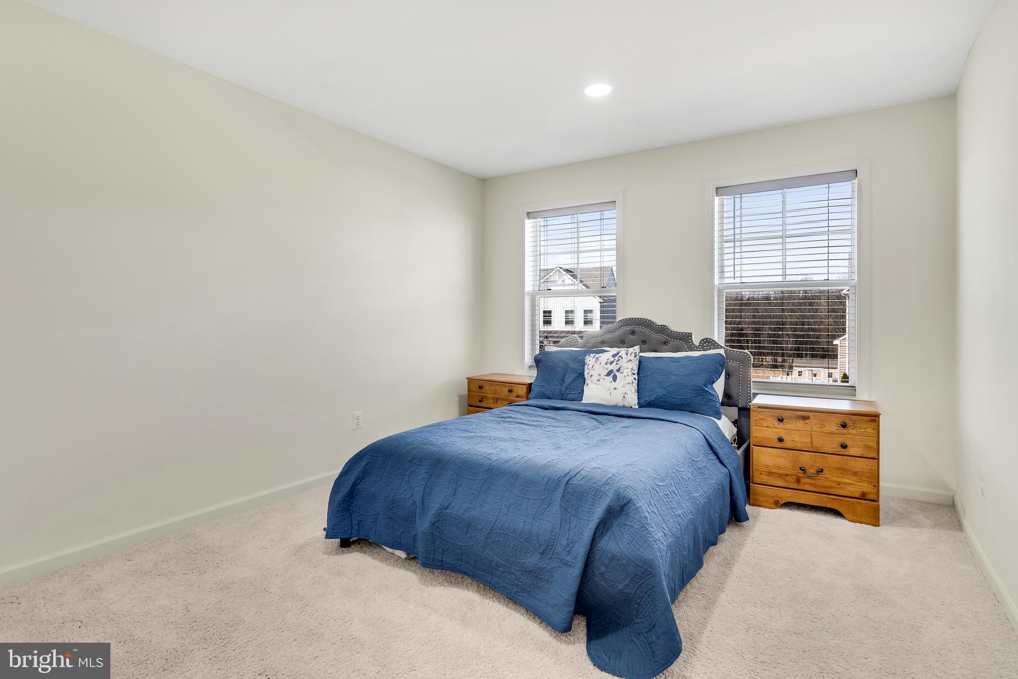 WEST FIELDS - Residential