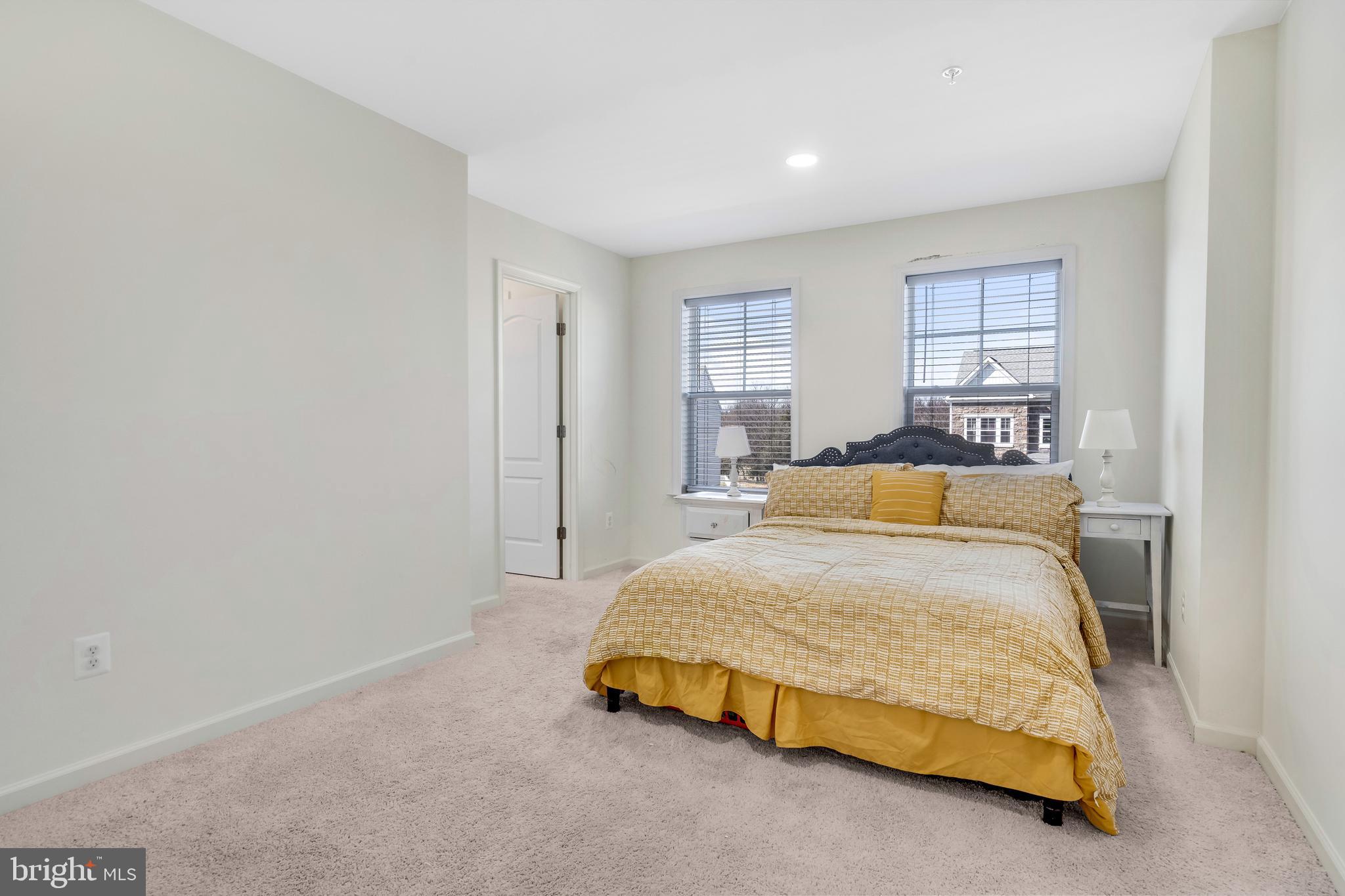 WEST FIELDS - Residential