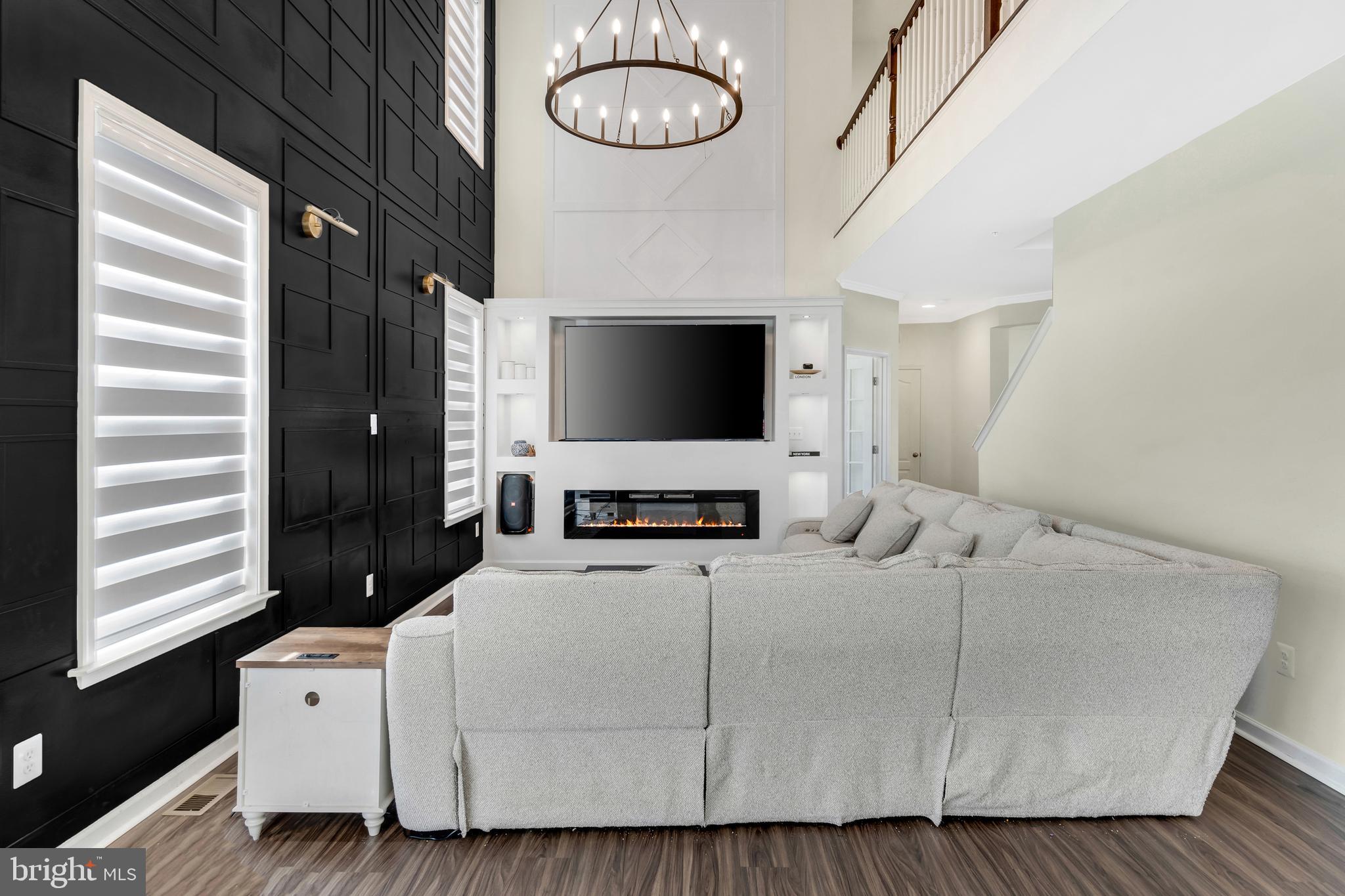 WEST FIELDS - Residential