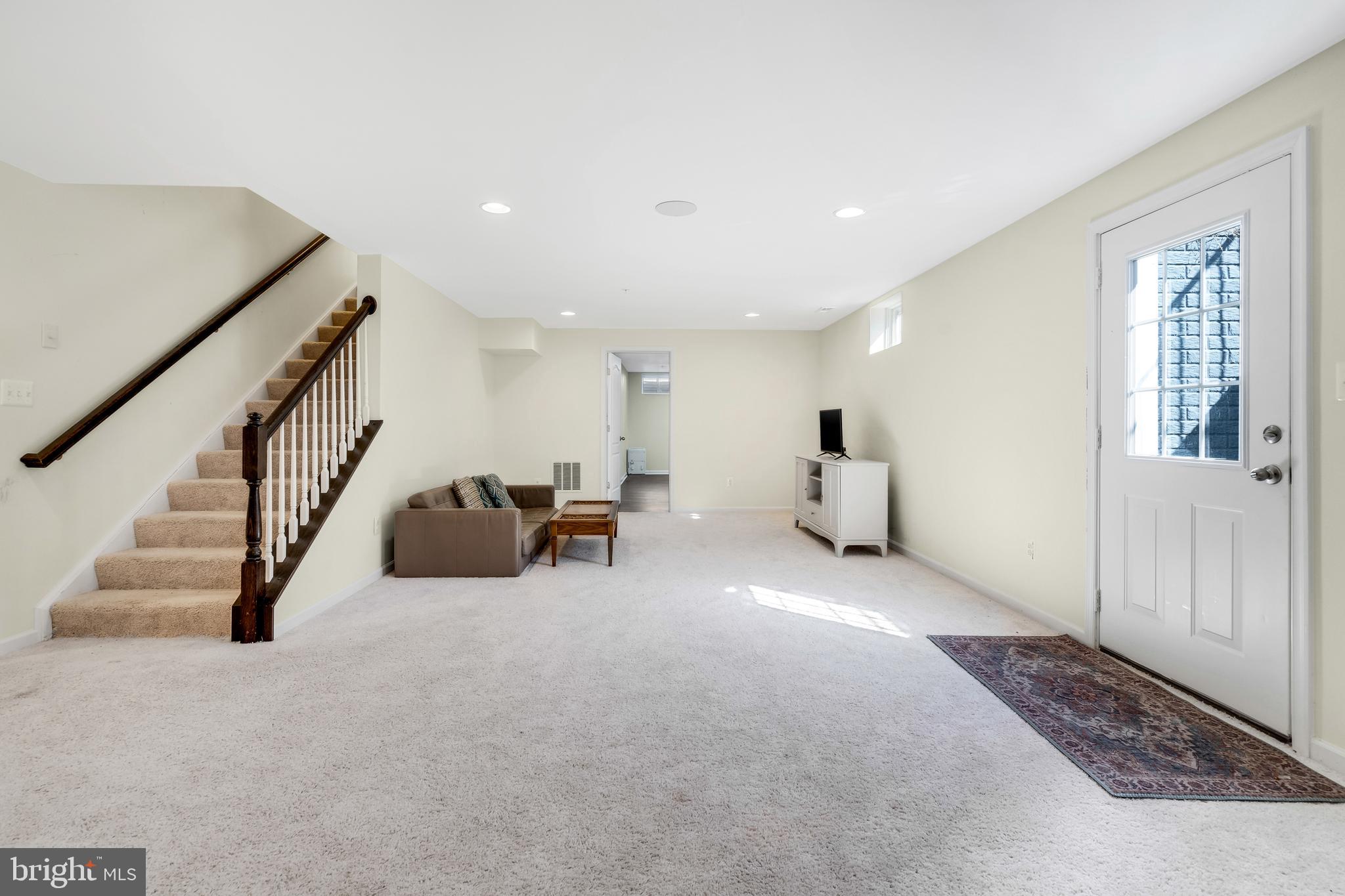 WEST FIELDS - Residential