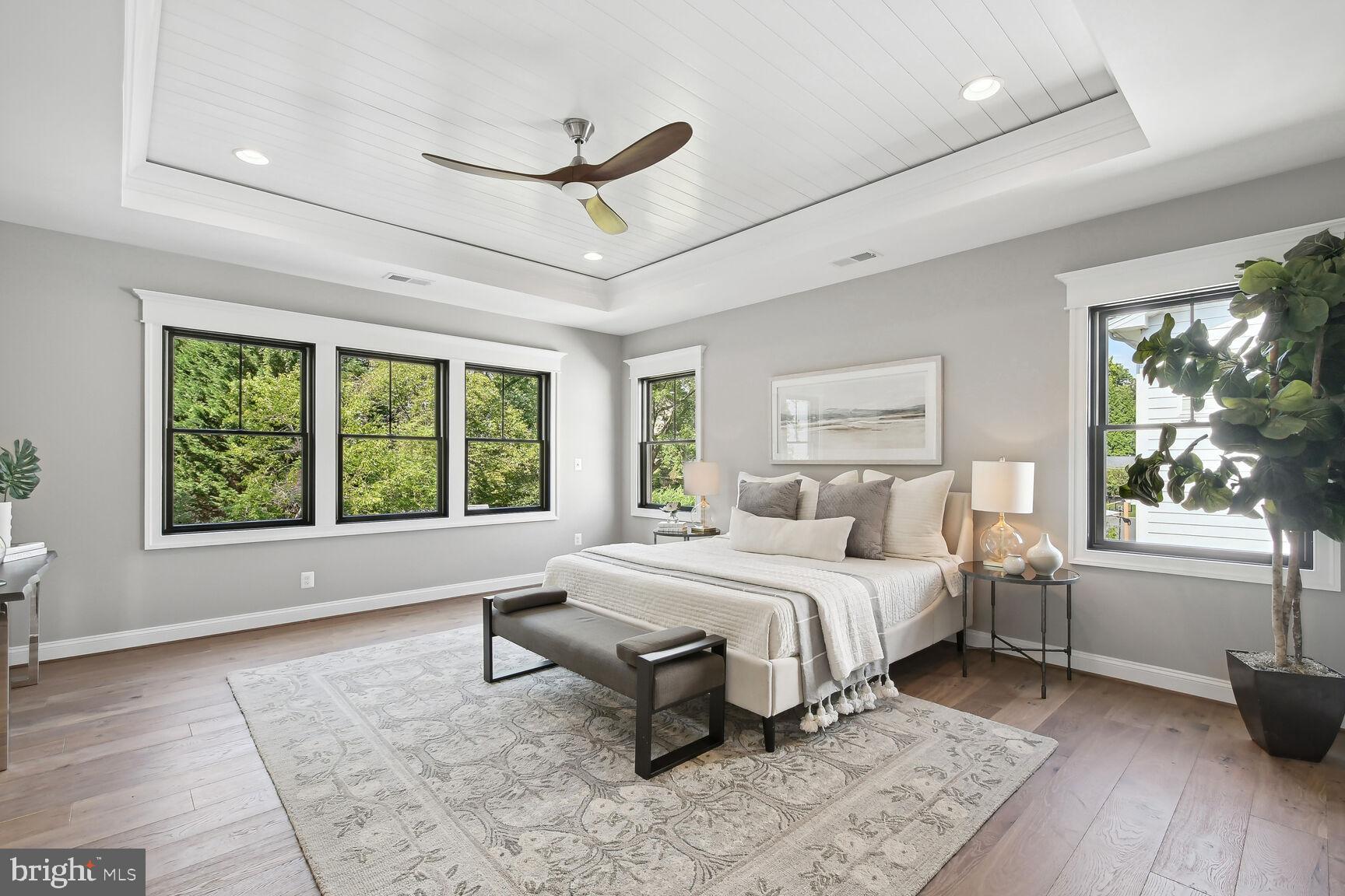 VIENNA WOODS - Residential