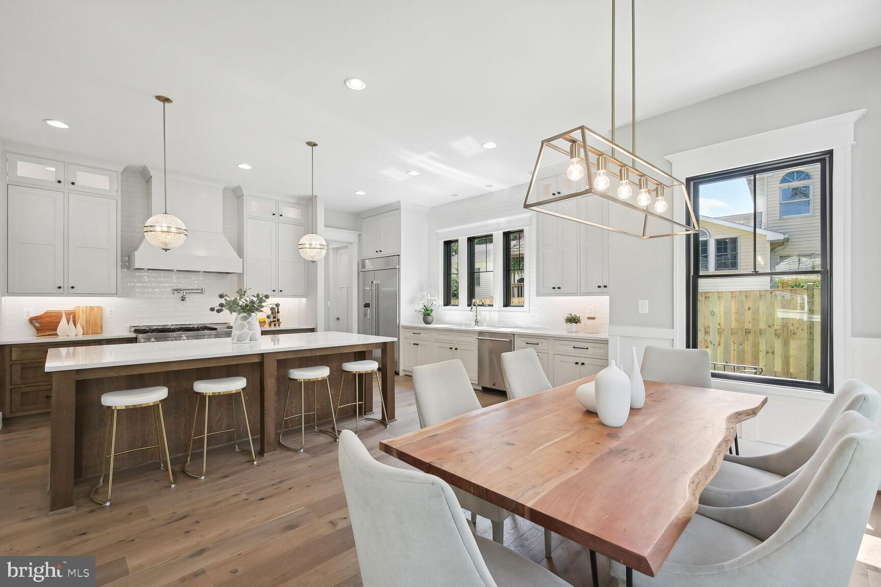 VIENNA WOODS - Residential