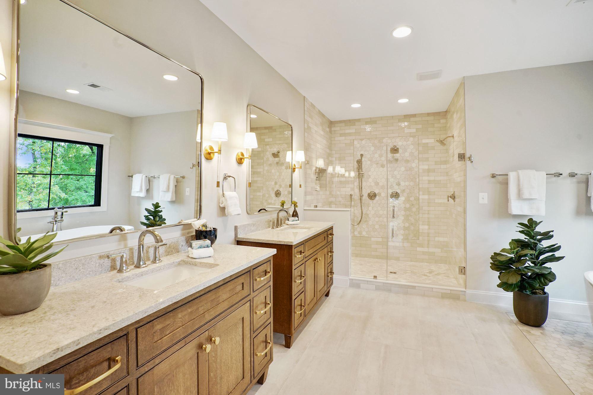 VIENNA WOODS - Residential