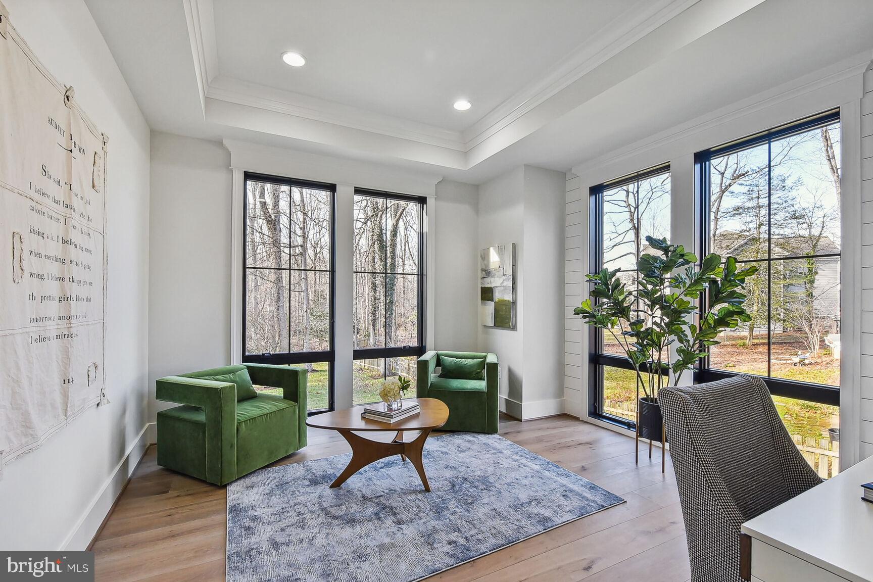 VIENNA WOODS - Residential