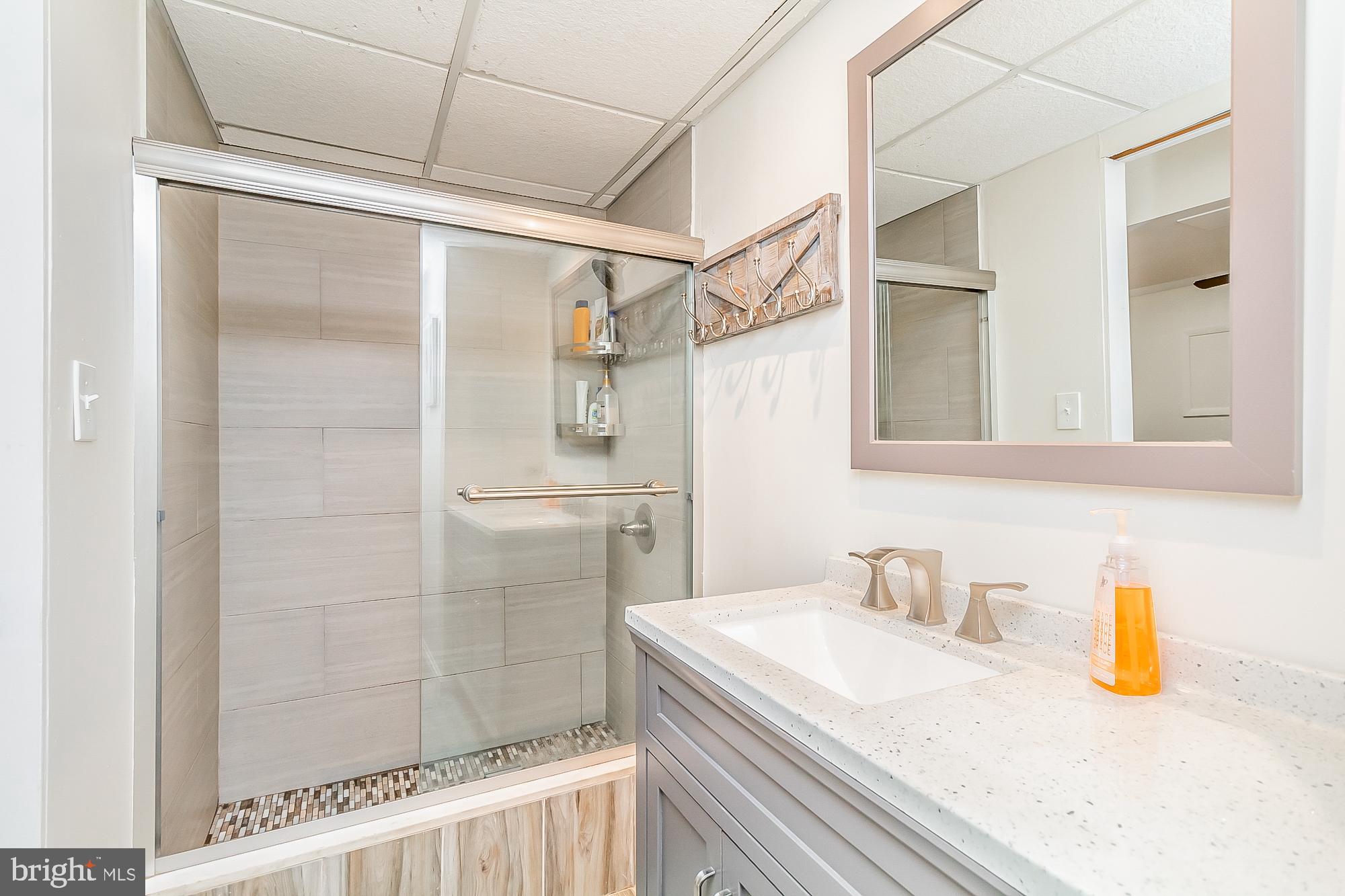 TOWN & COUNTRY APARTMENTS CARNEY - Residential