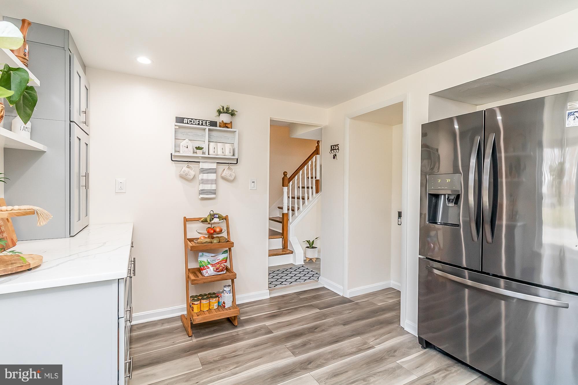 TOWN & COUNTRY APARTMENTS CARNEY - Residential