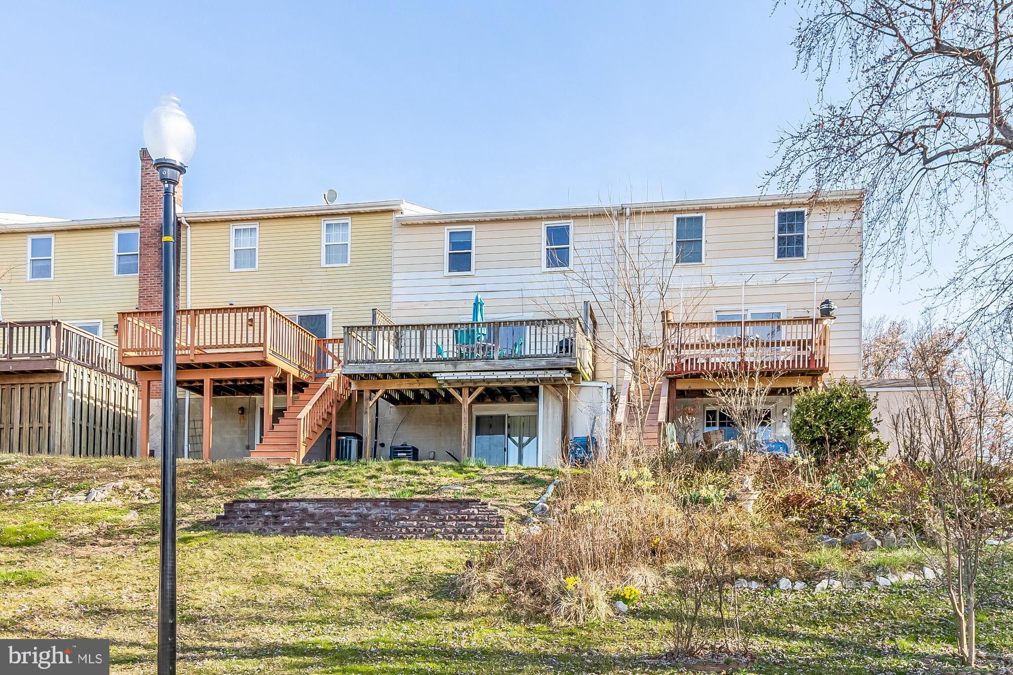 TOWN & COUNTRY APARTMENTS CARNEY - Residential