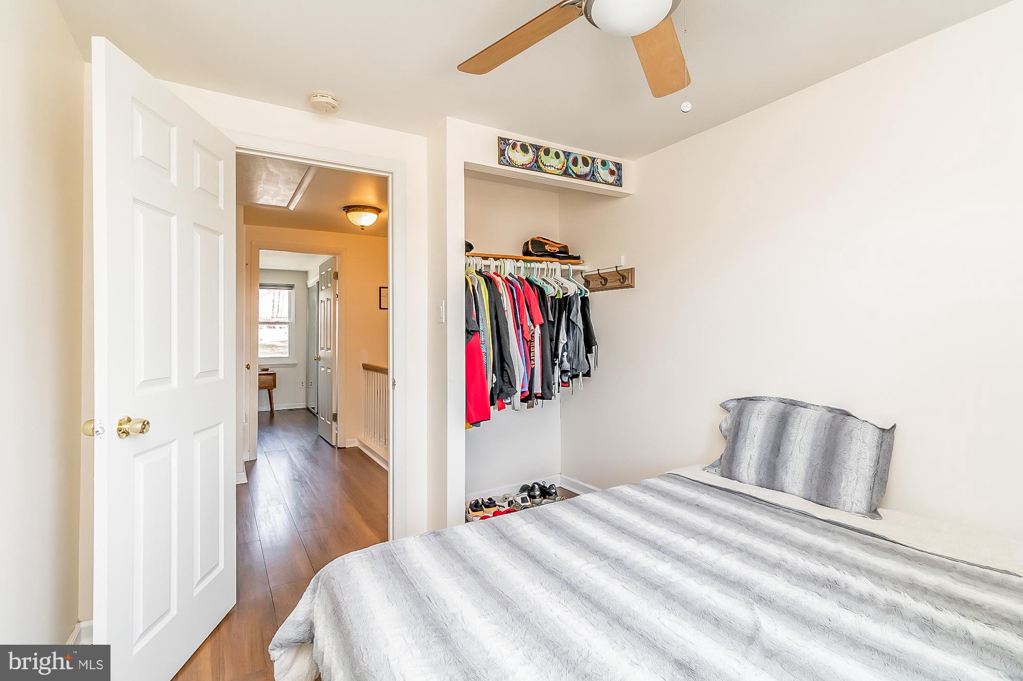 TOWN & COUNTRY APARTMENTS CARNEY - Residential