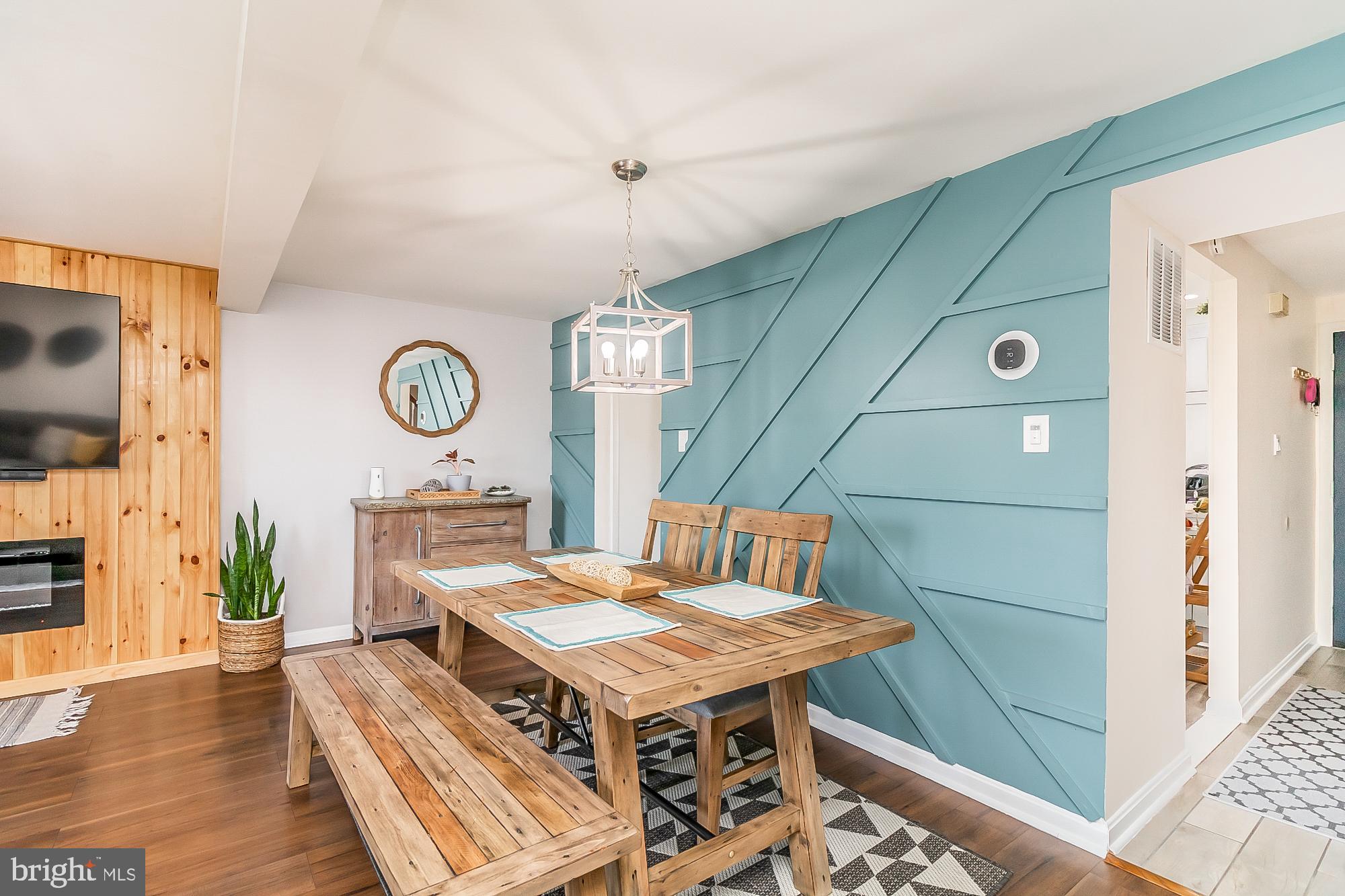 TOWN & COUNTRY APARTMENTS CARNEY - Residential