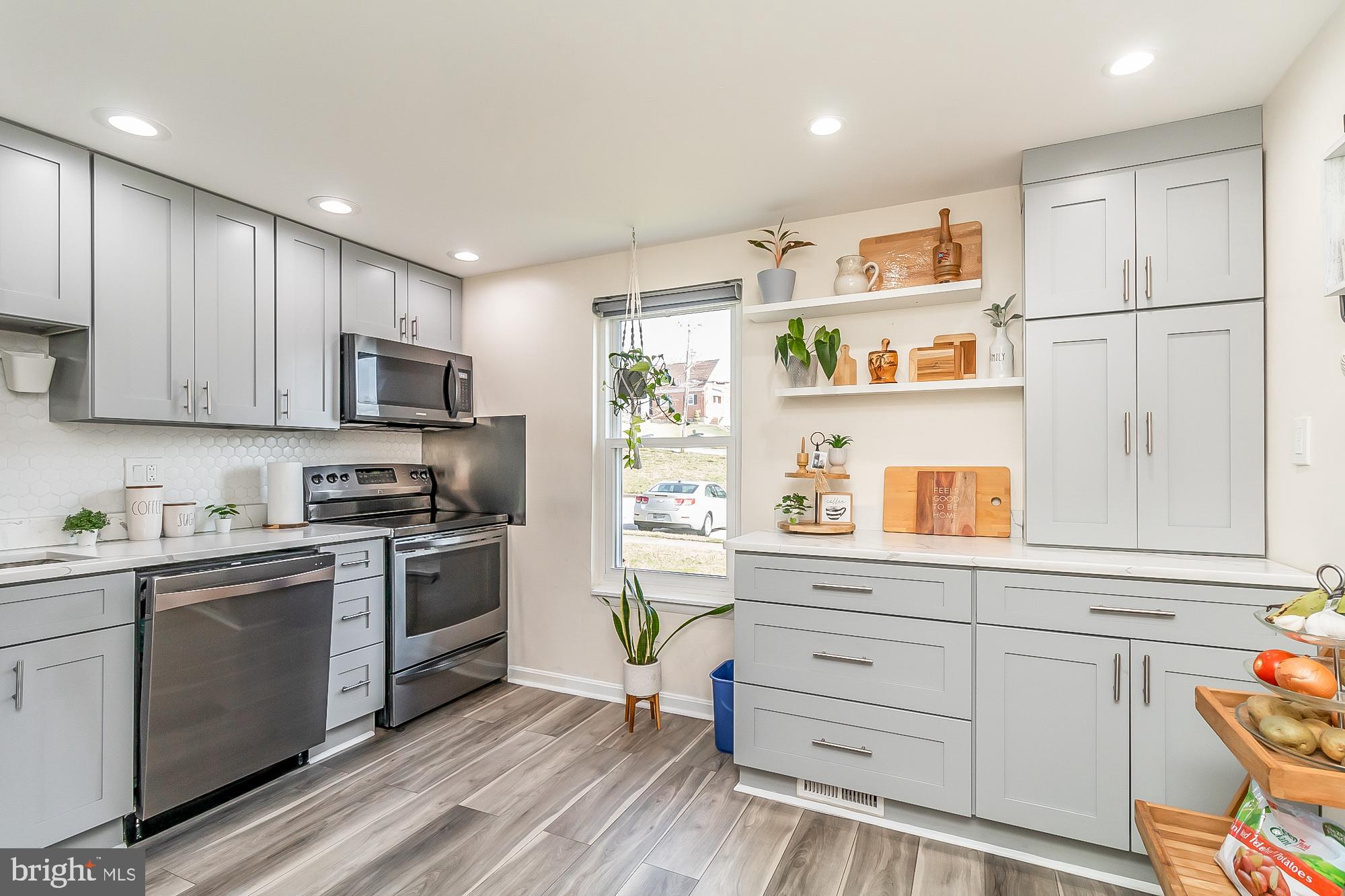 TOWN & COUNTRY APARTMENTS CARNEY - Residential