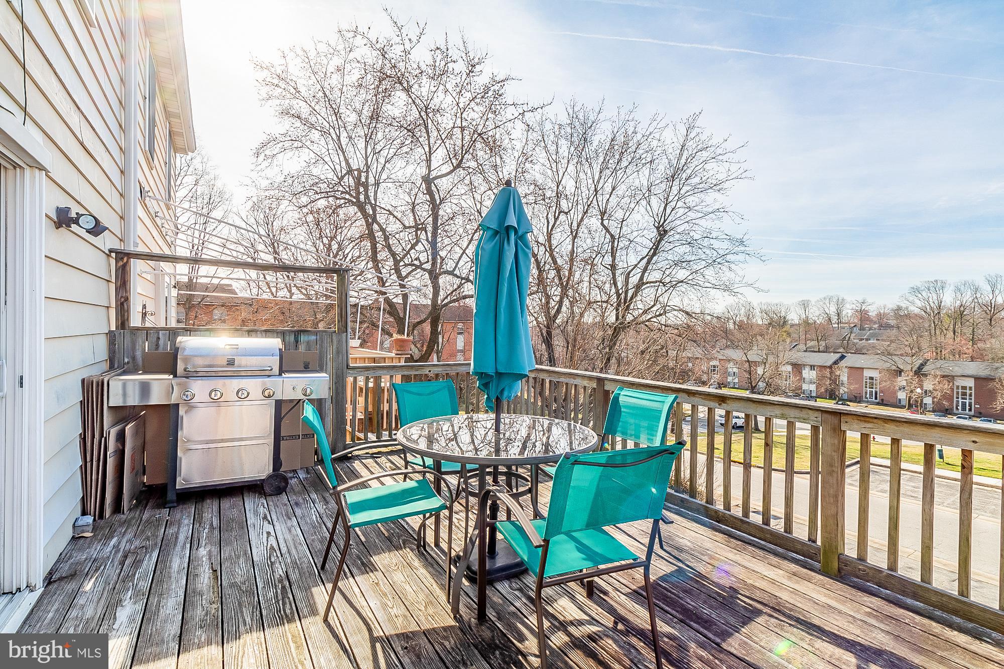 TOWN & COUNTRY APARTMENTS CARNEY - Residential