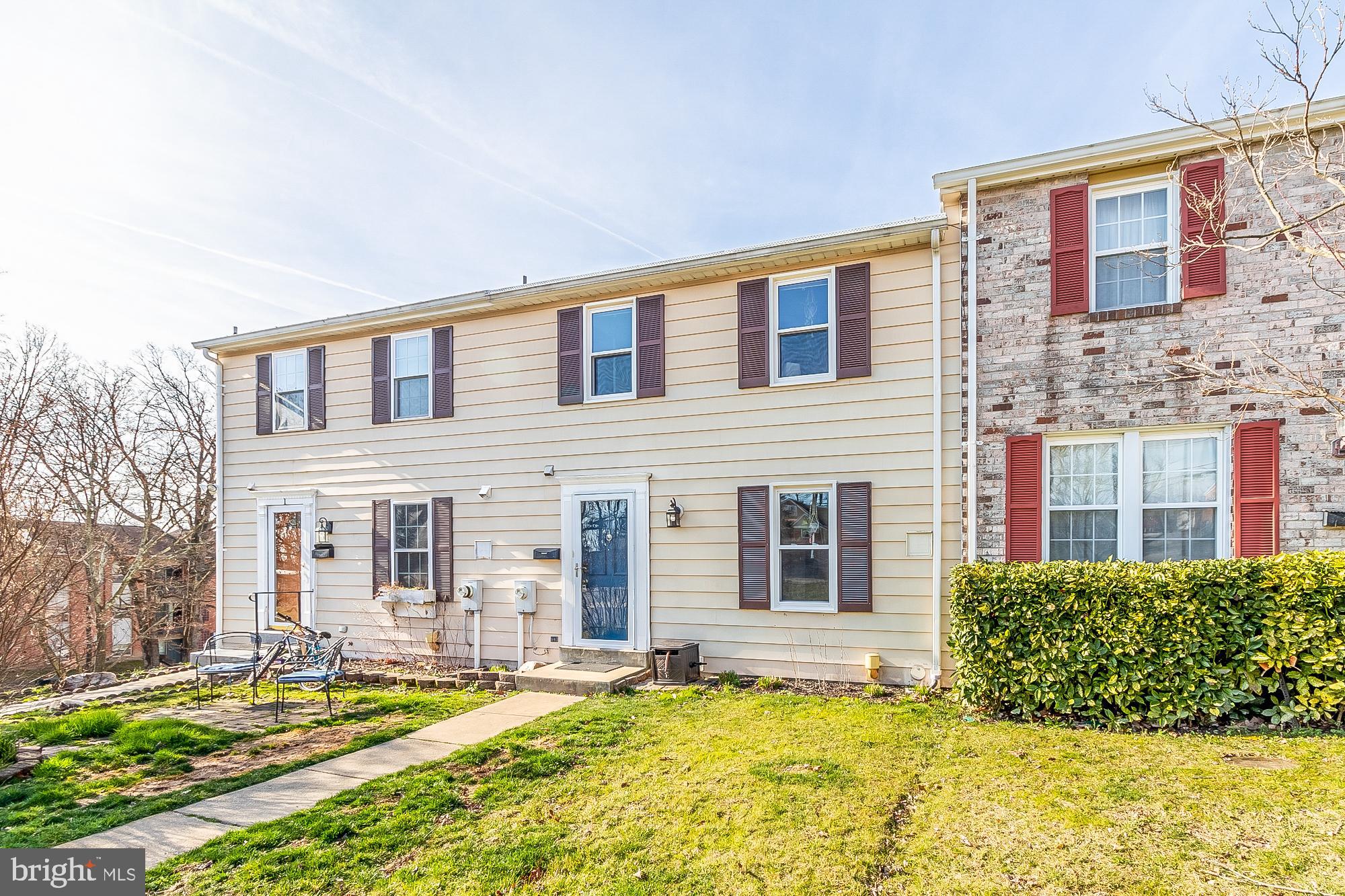 TOWN & COUNTRY APARTMENTS CARNEY - Residential