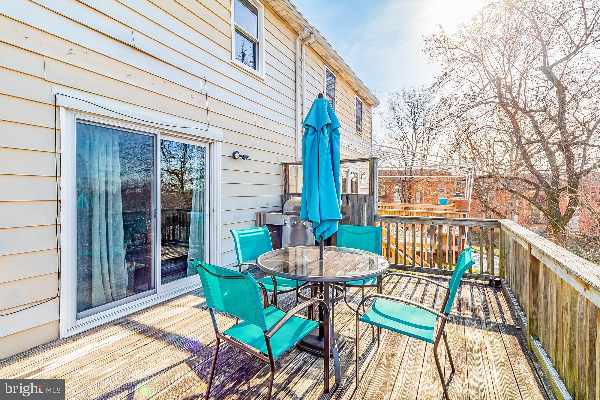 TOWN & COUNTRY APARTMENTS CARNEY - Residential