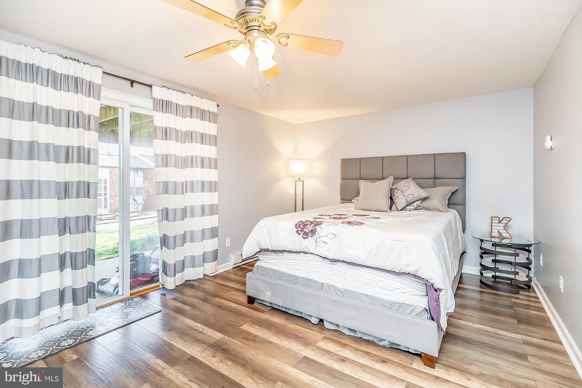 TOWN & COUNTRY APARTMENTS CARNEY - Residential