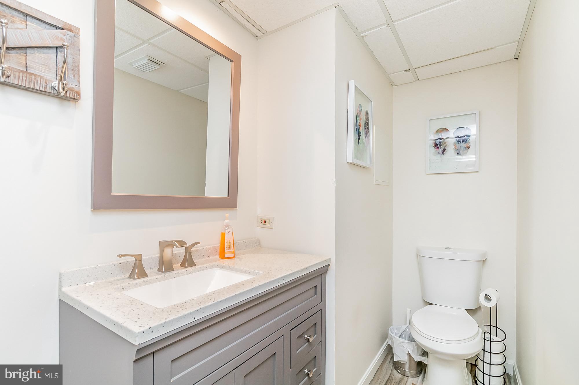 TOWN & COUNTRY APARTMENTS CARNEY - Residential