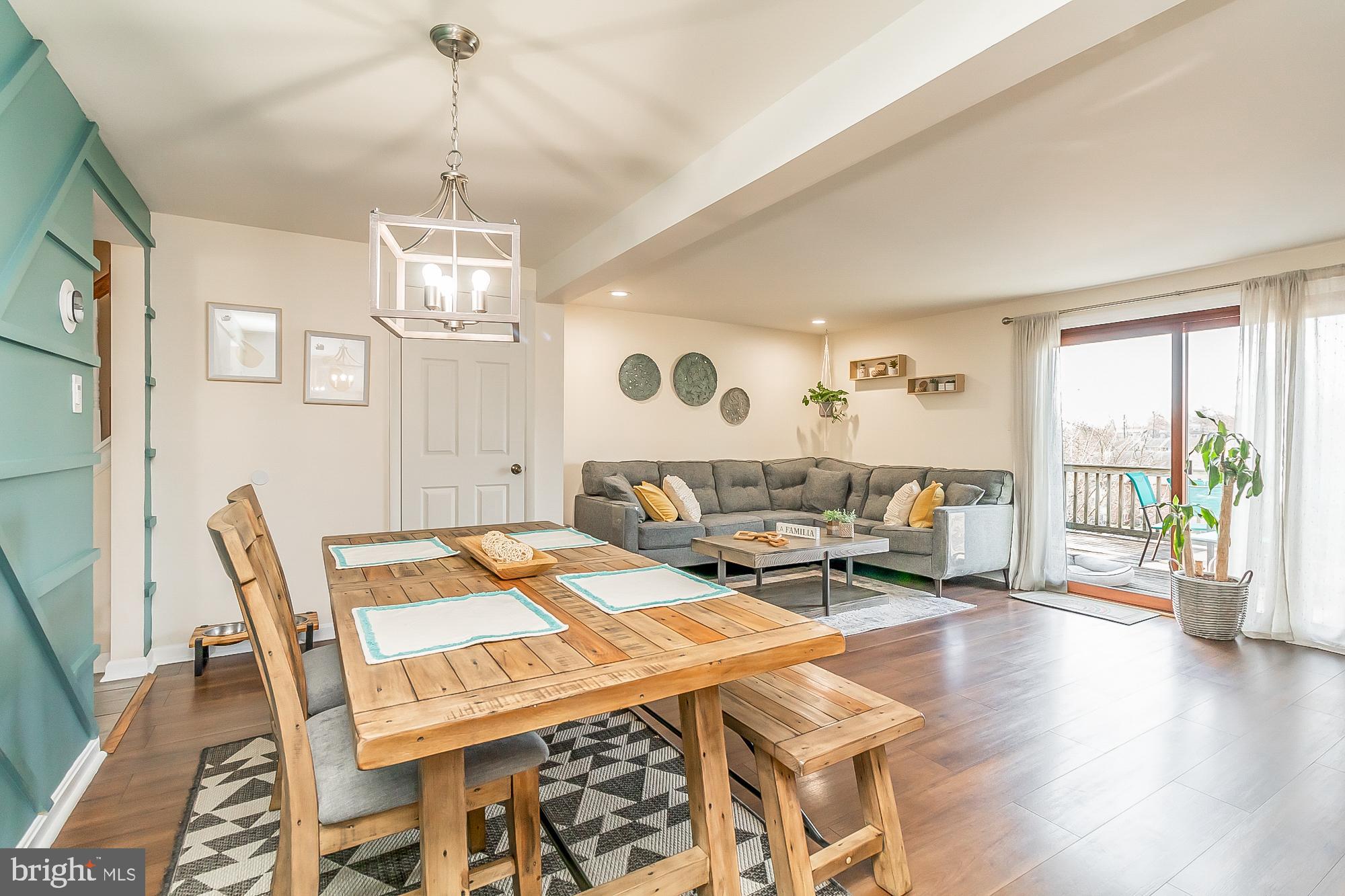 TOWN & COUNTRY APARTMENTS CARNEY - Residential