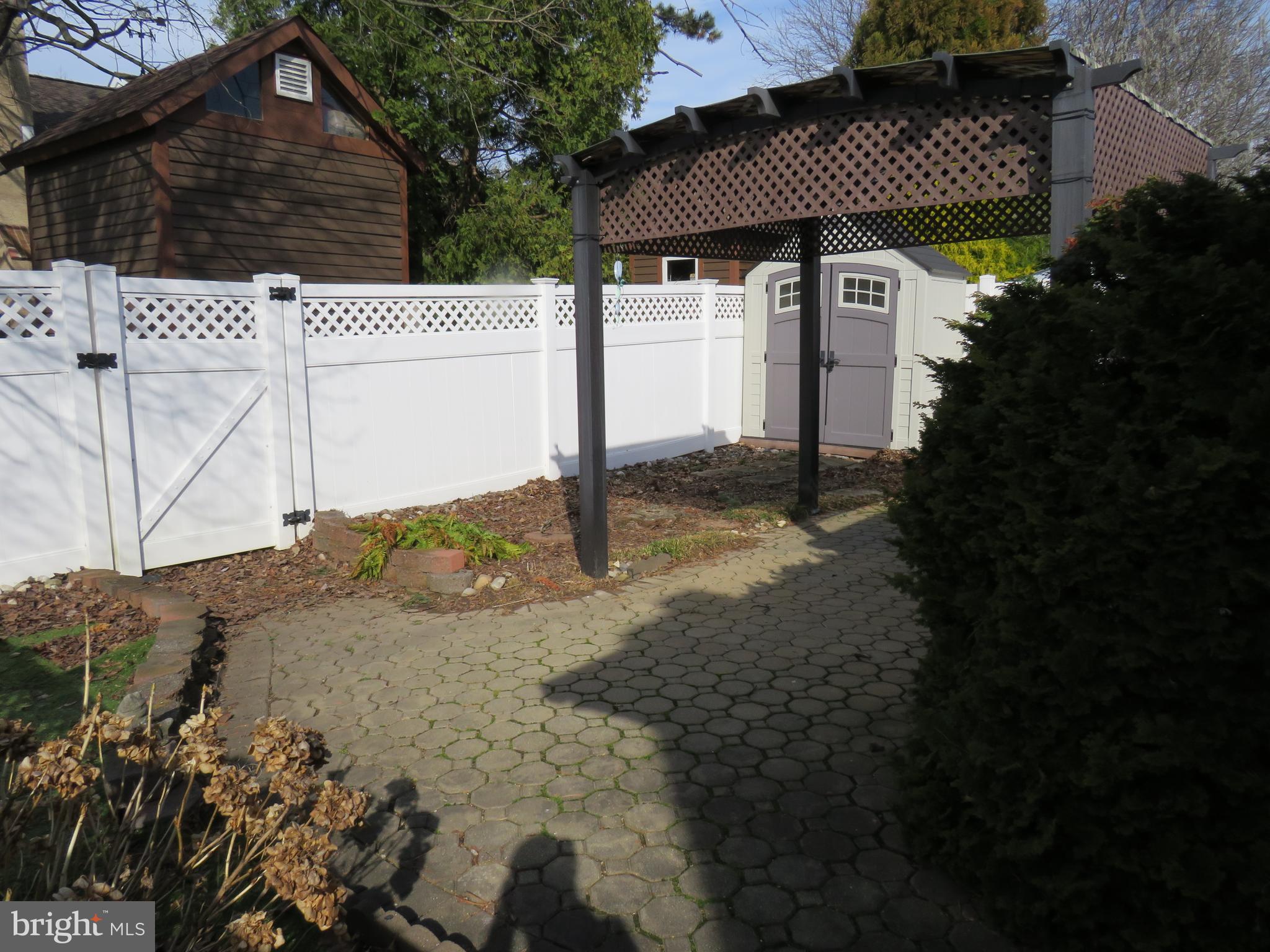 SUMMIT TRACE - Residential