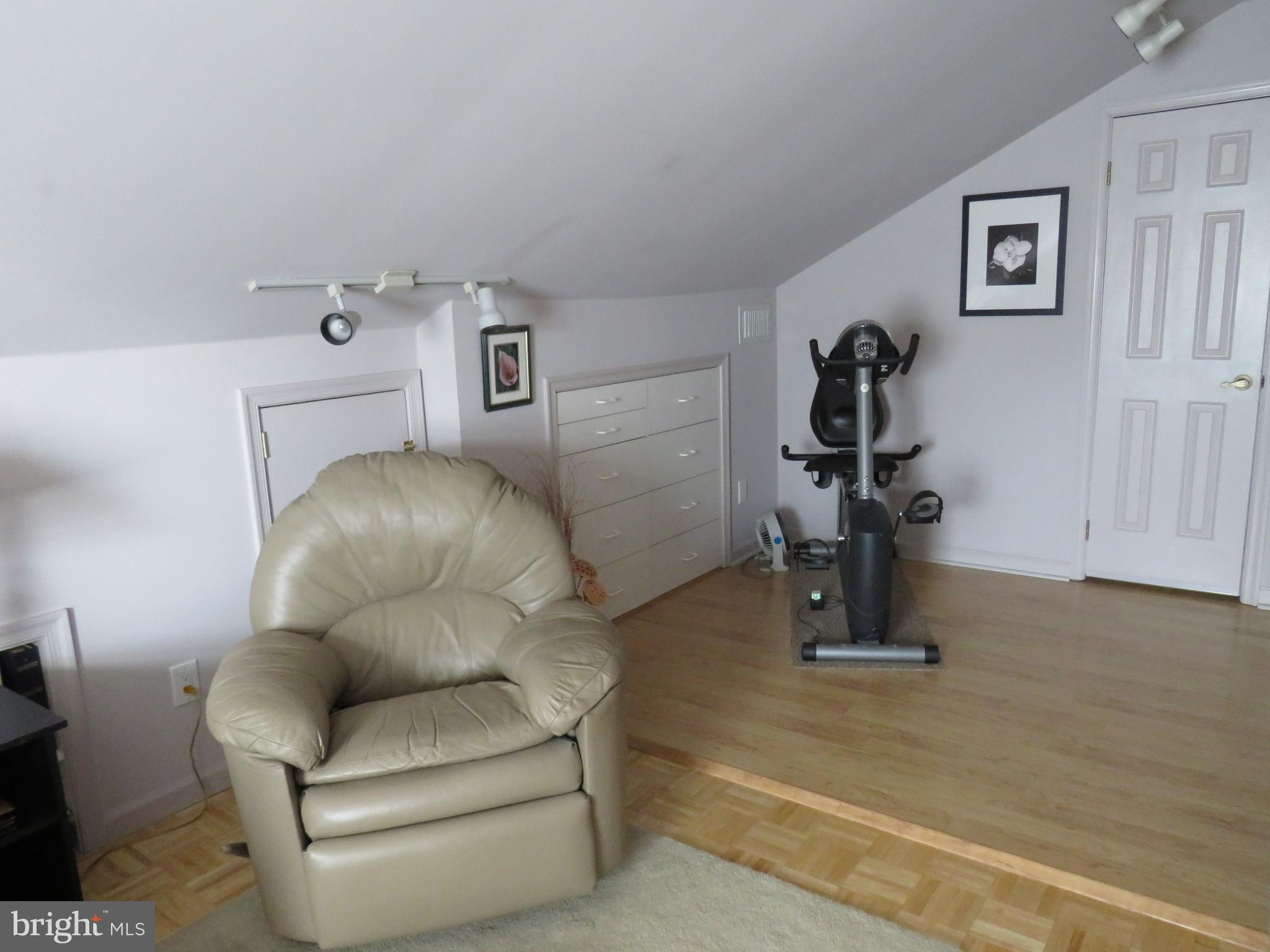 SUMMIT TRACE - Residential