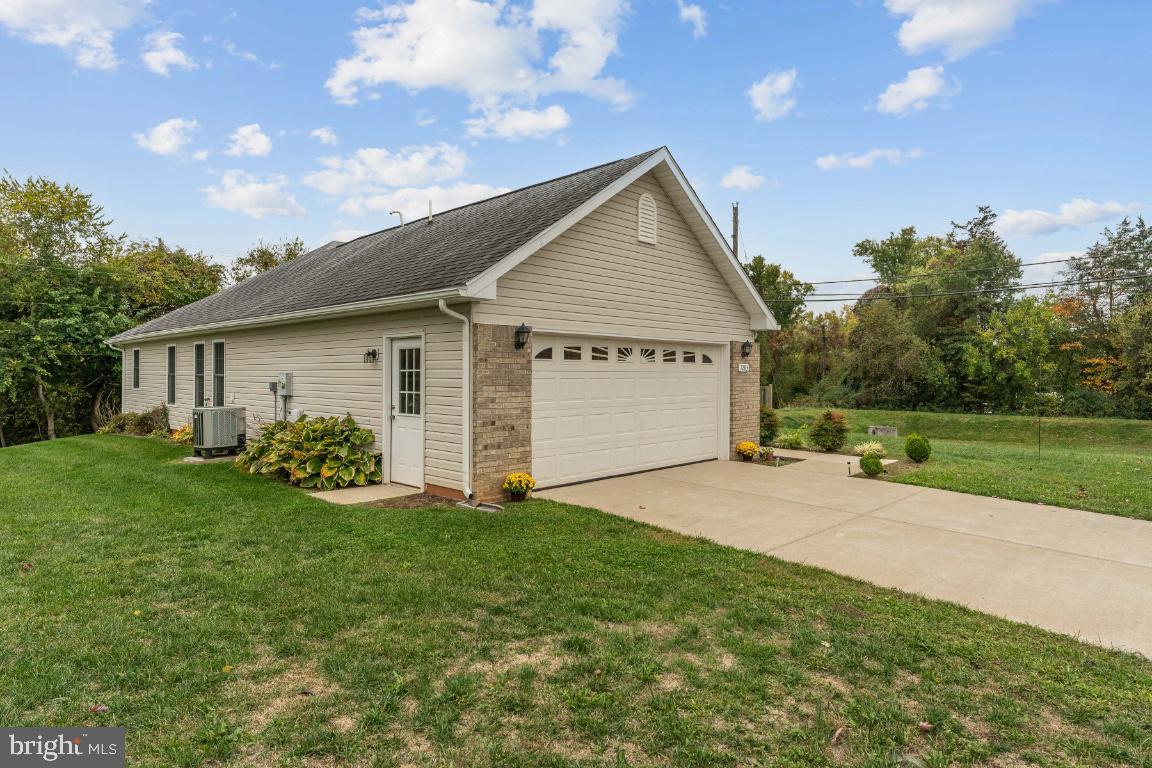 KINGS MANOR - Residential