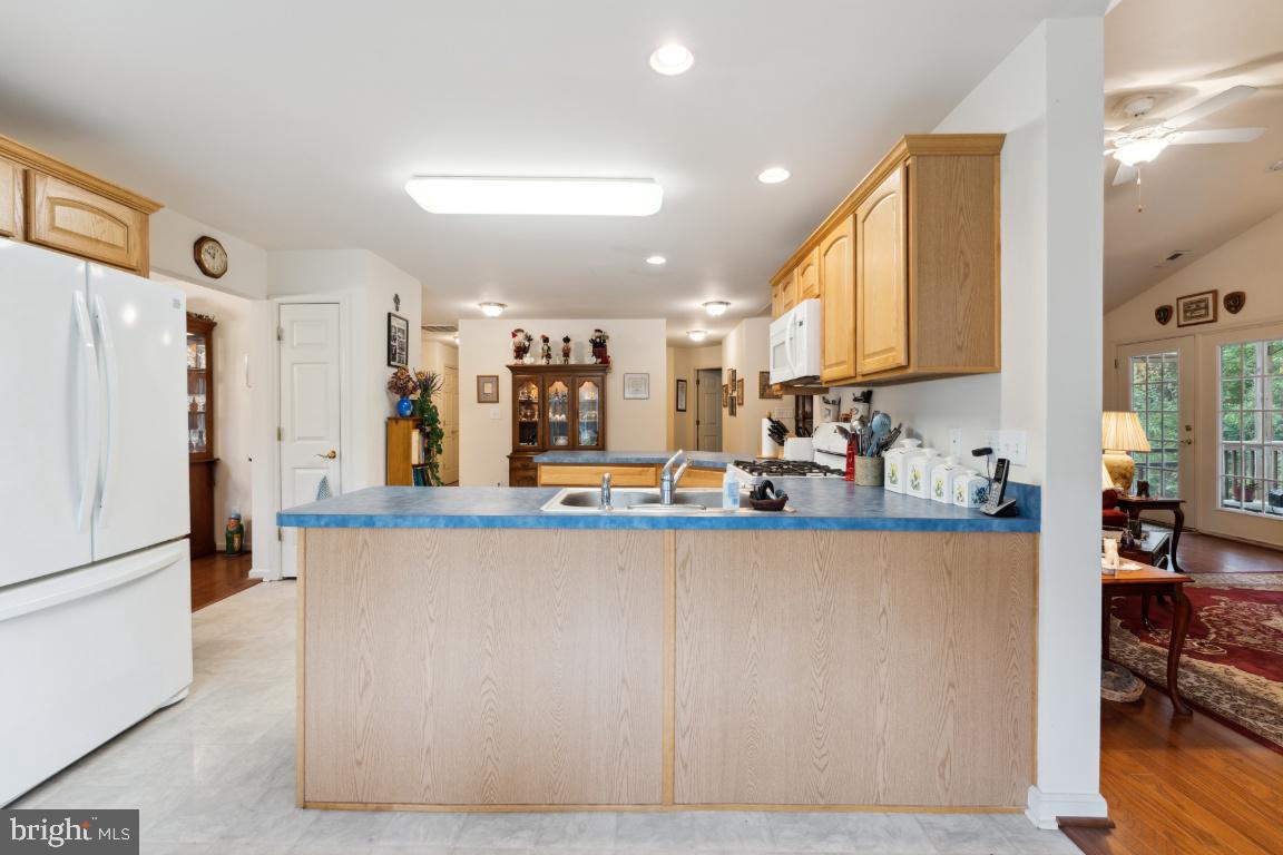 KINGS MANOR - Residential