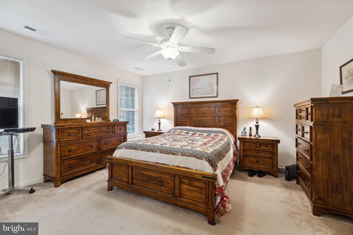 KINGS MANOR - Residential