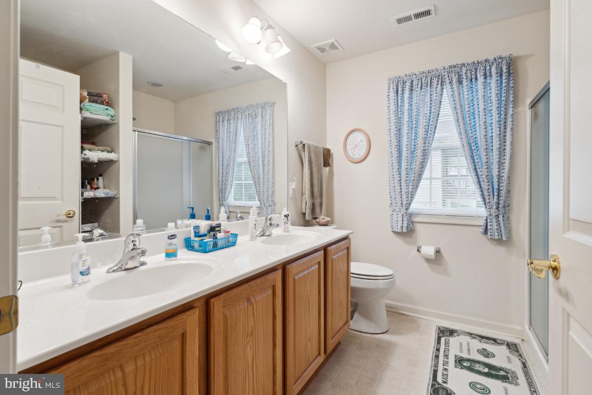 KINGS MANOR - Residential