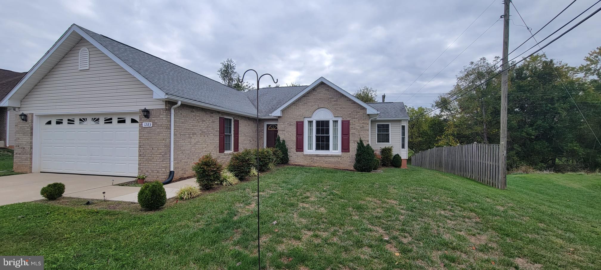 KINGS MANOR - Residential