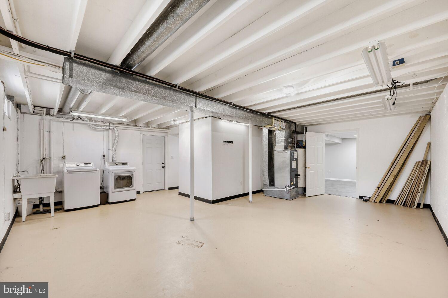 WOODWARD SQUARE - Residential