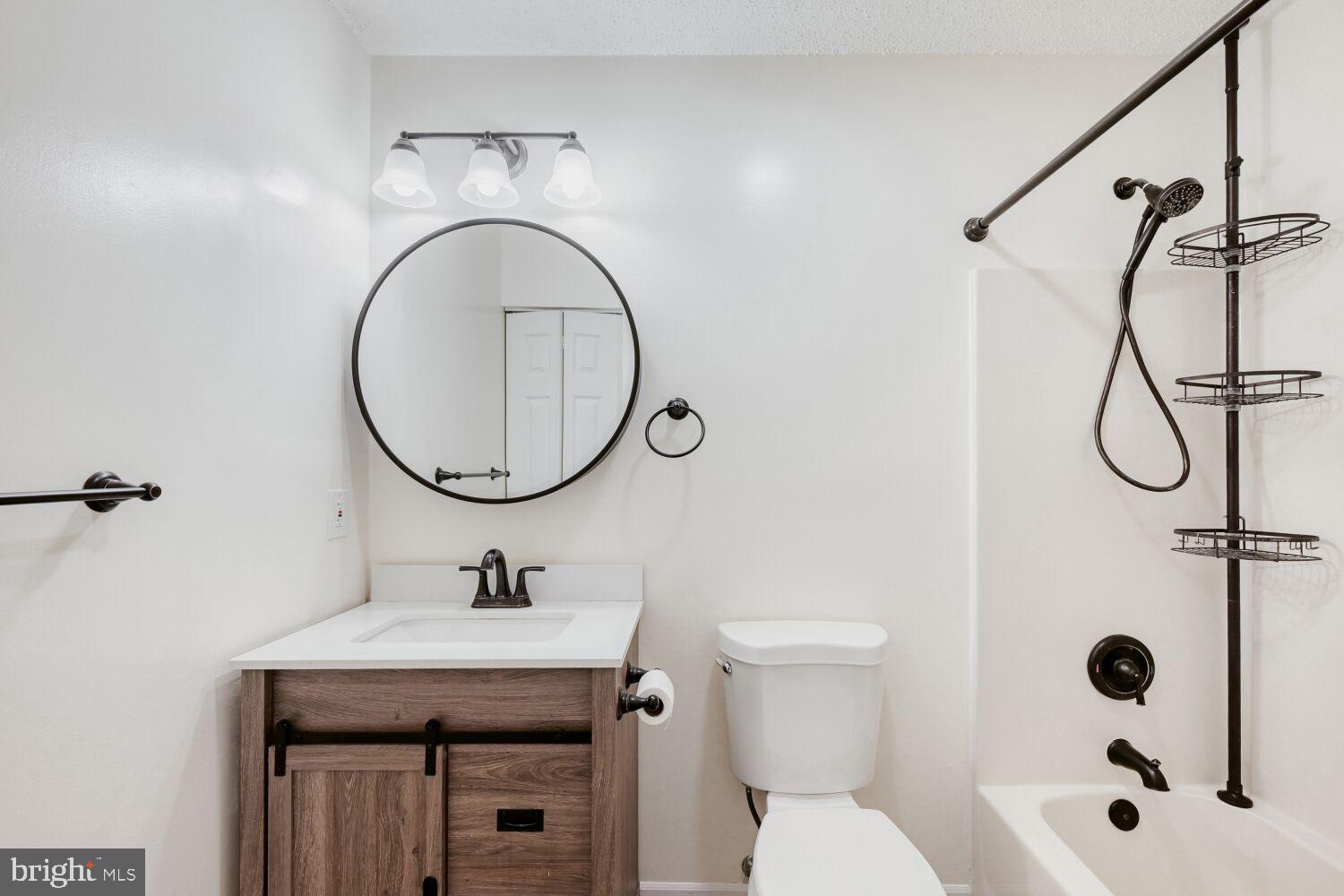 WOODWARD SQUARE - Residential