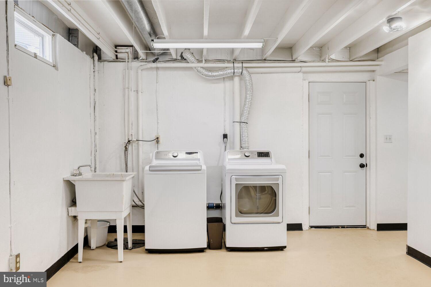 WOODWARD SQUARE - Residential