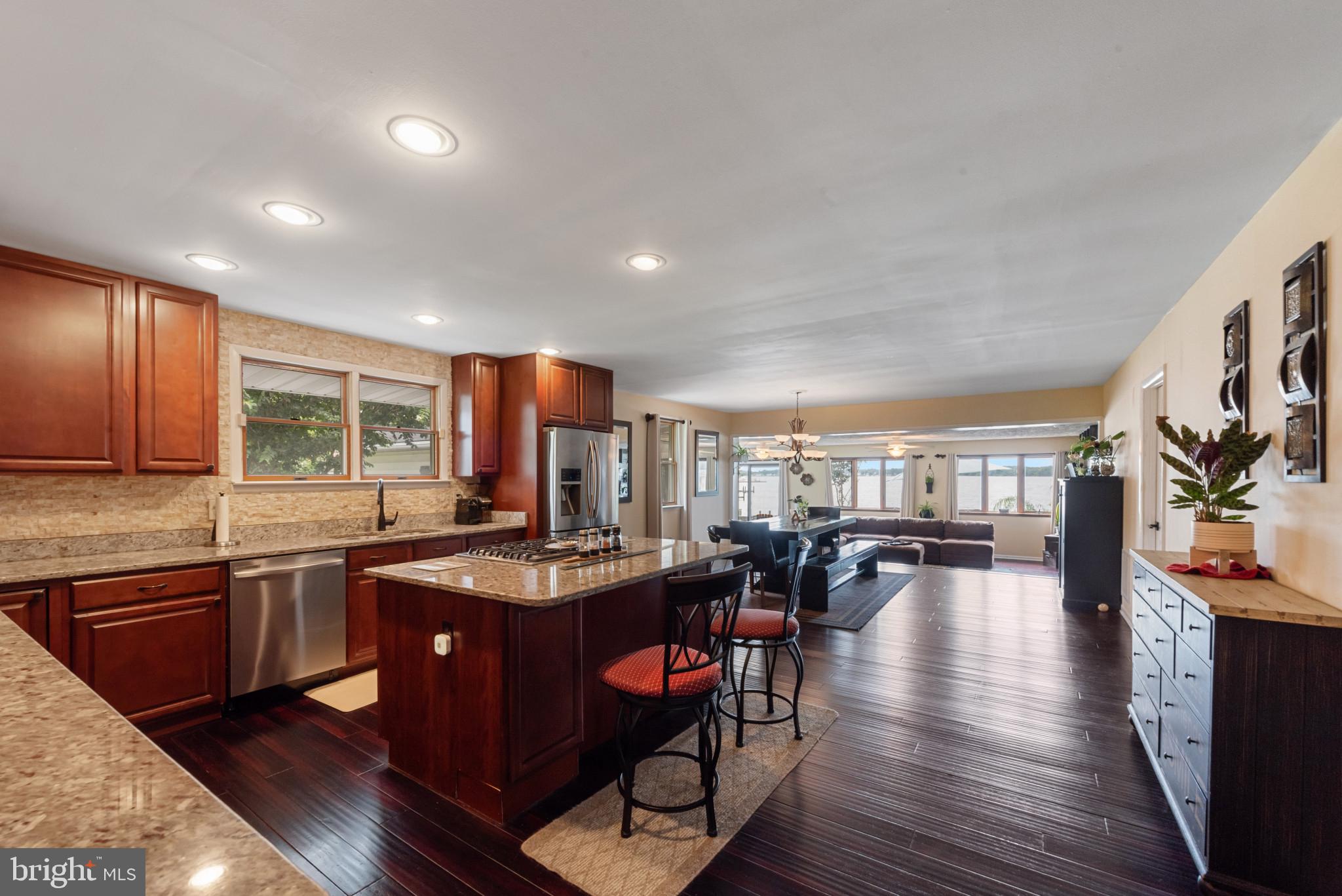 520 RIVERSIDE DRIVE