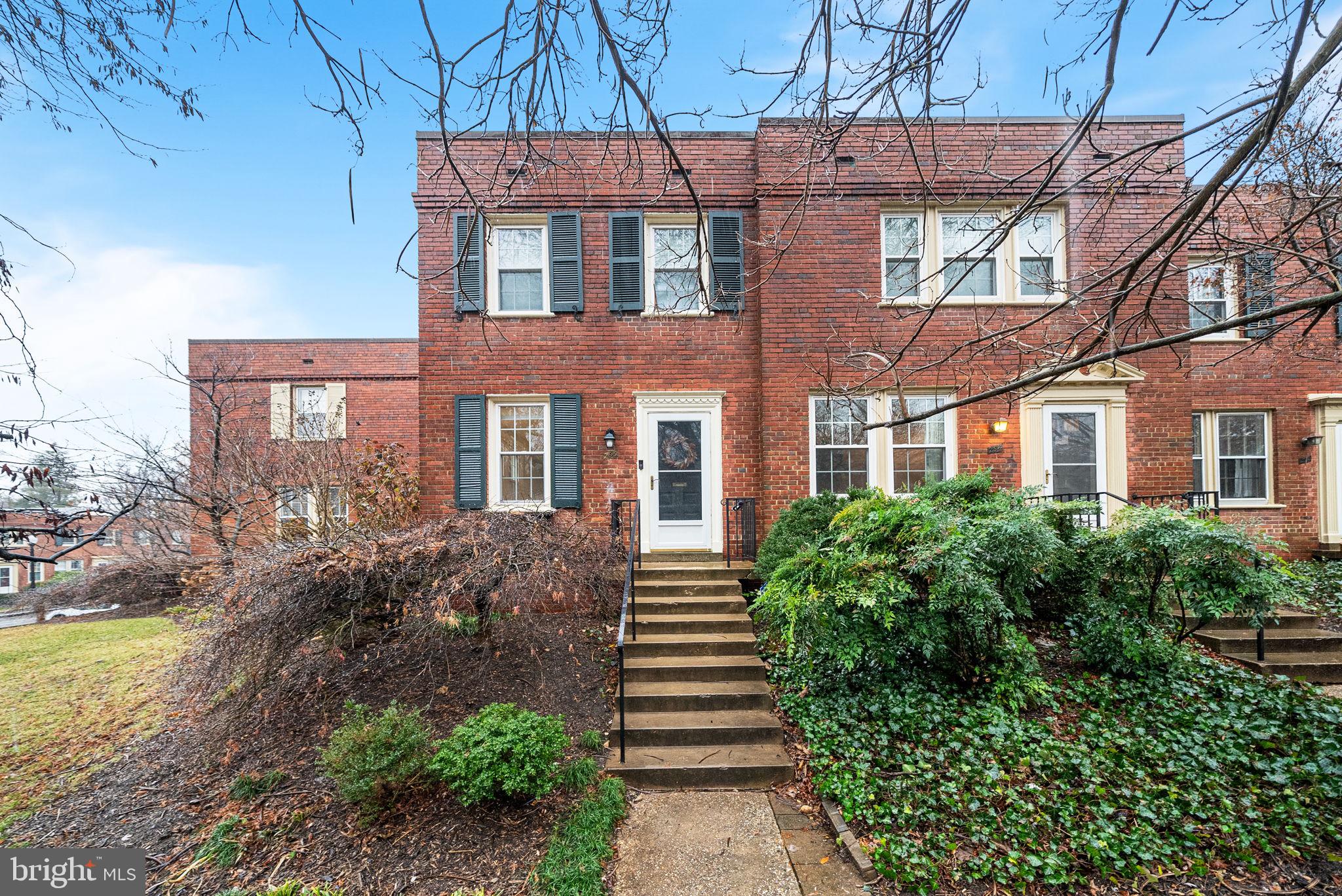 1100 S BARTON STREET 295