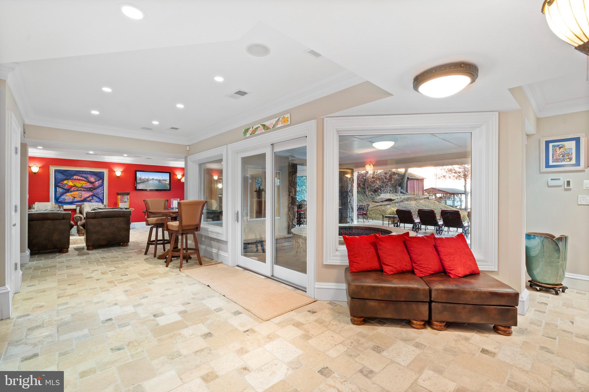 DRUM POINT - Residential