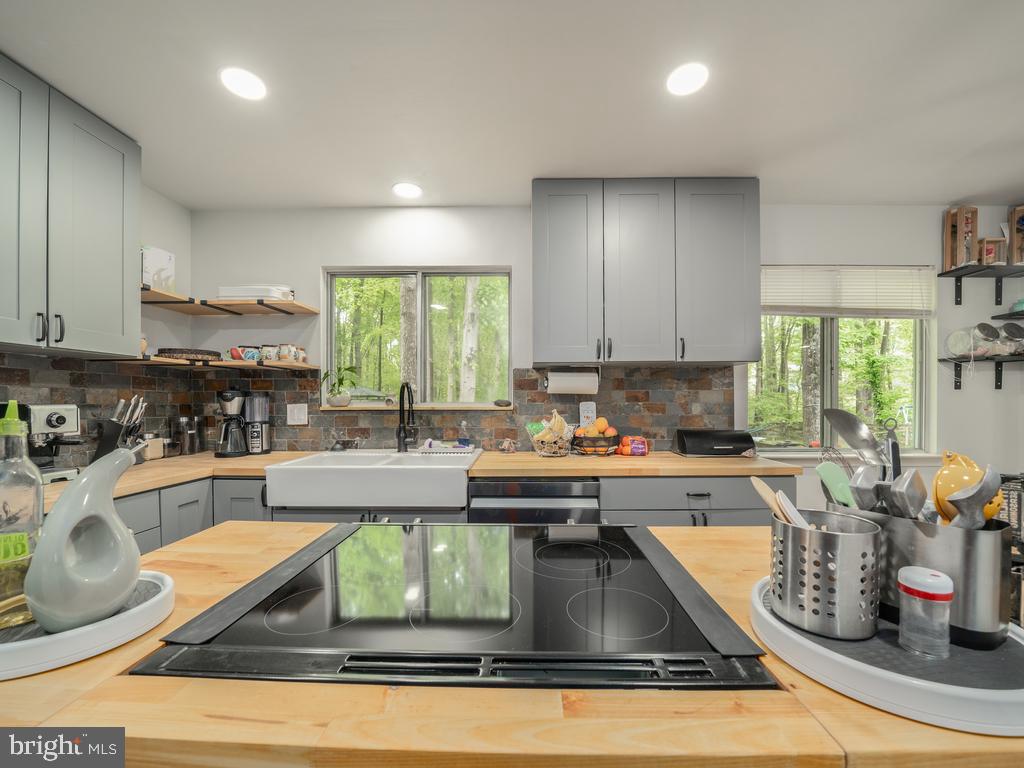 HARBORS OF NEWPORT - Residential