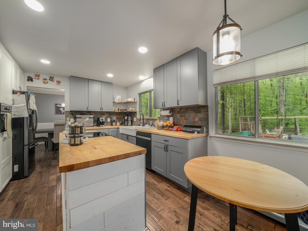 HARBORS OF NEWPORT - Residential