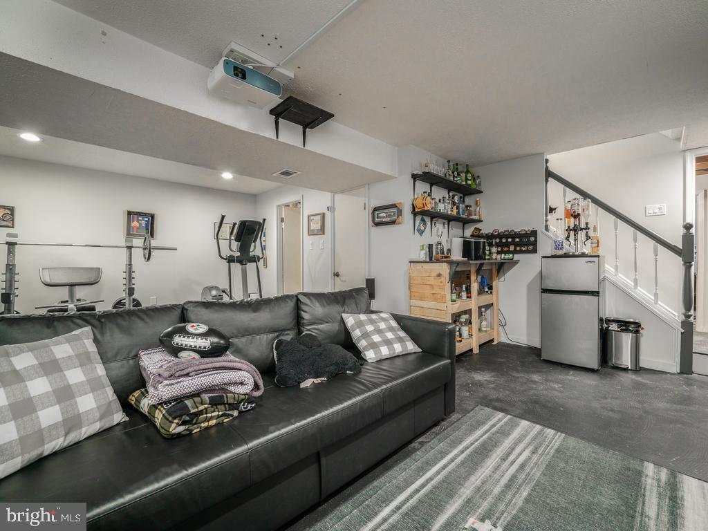 HARBORS OF NEWPORT - Residential