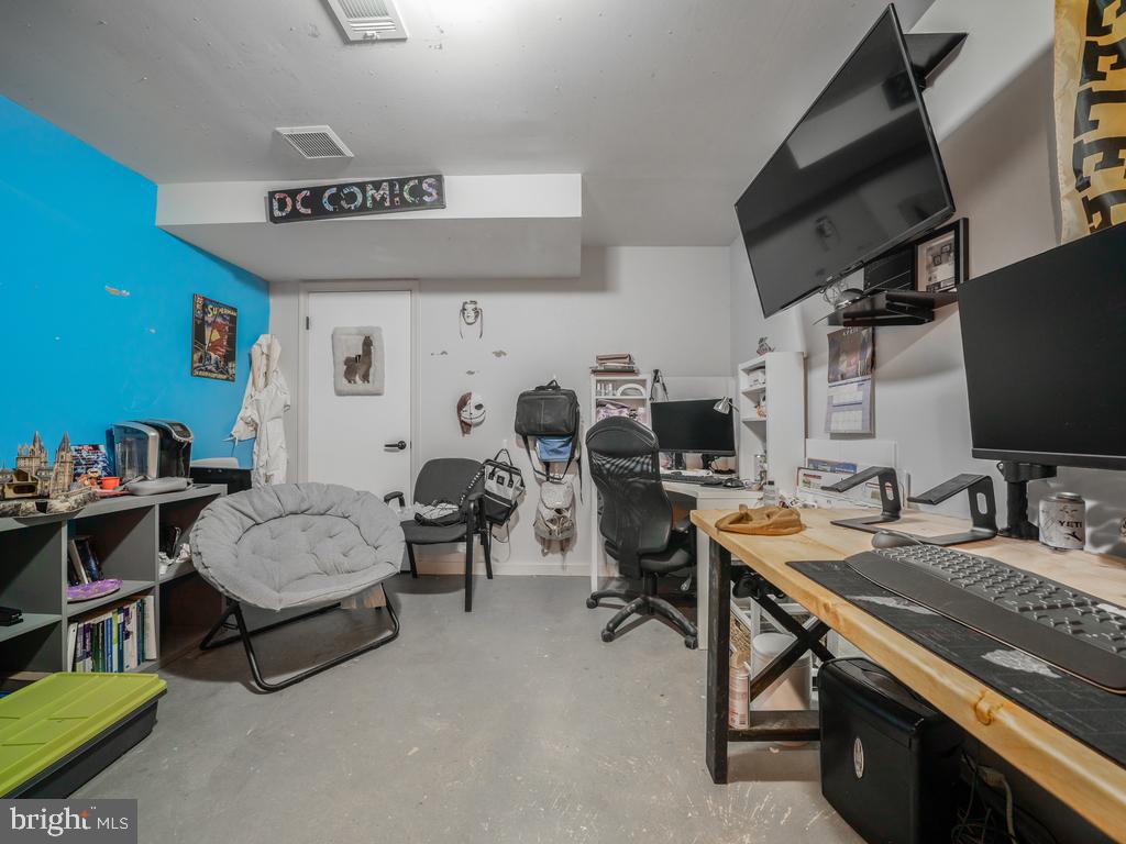 HARBORS OF NEWPORT - Residential