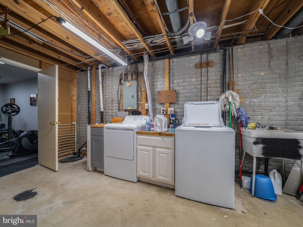 HARBORS OF NEWPORT - Residential