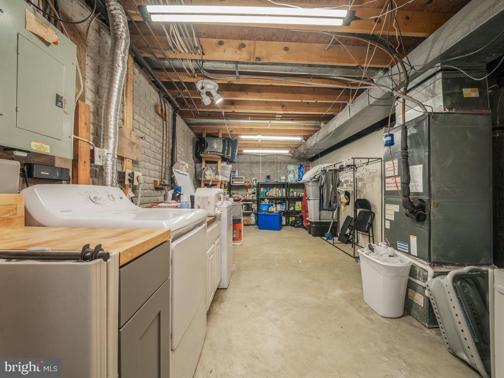 HARBORS OF NEWPORT - Residential