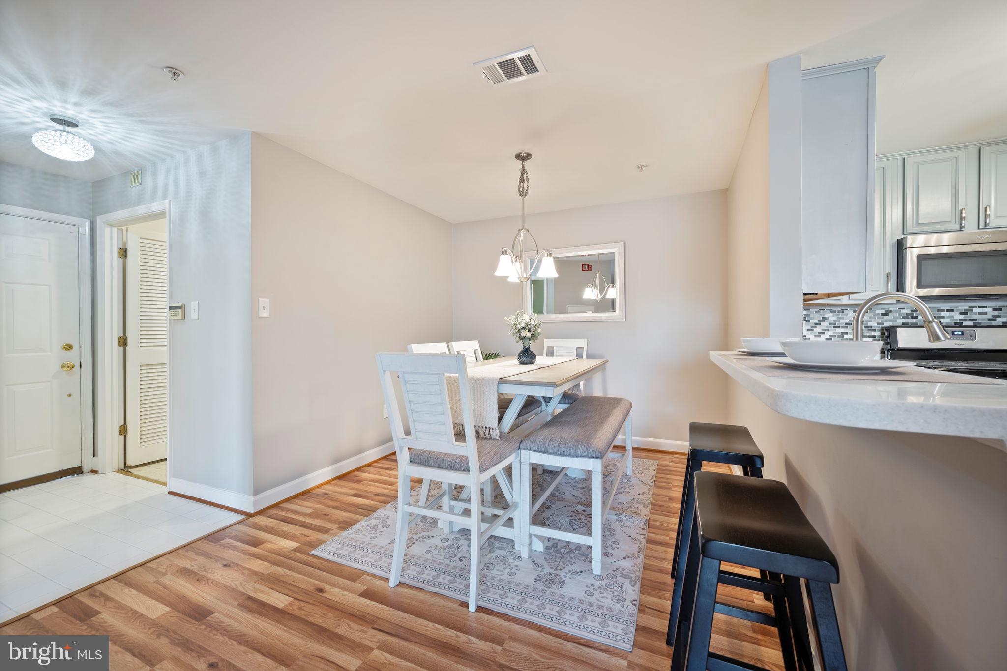 FALLS GABLE - Residential