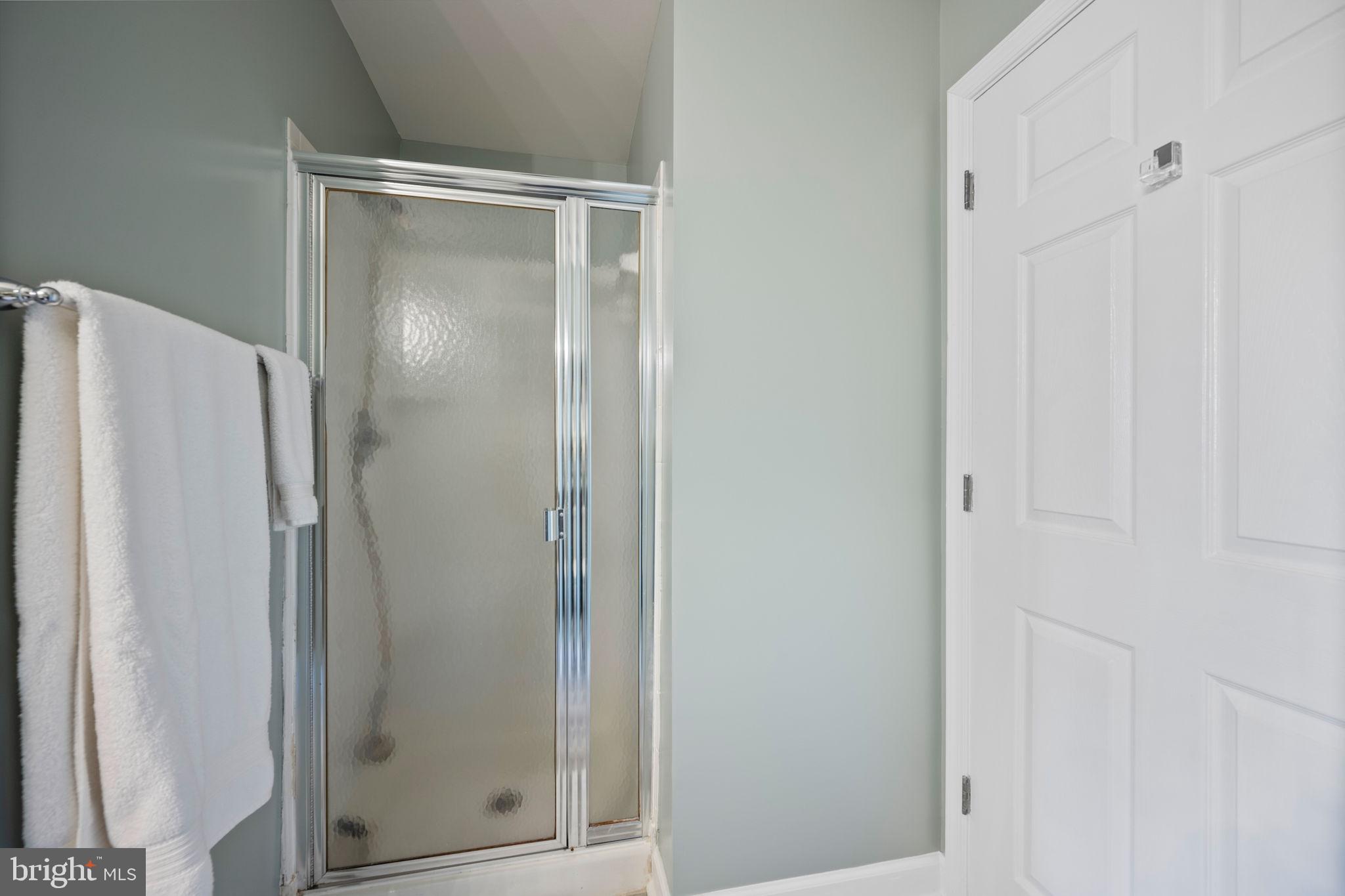 FALLS GABLE - Residential