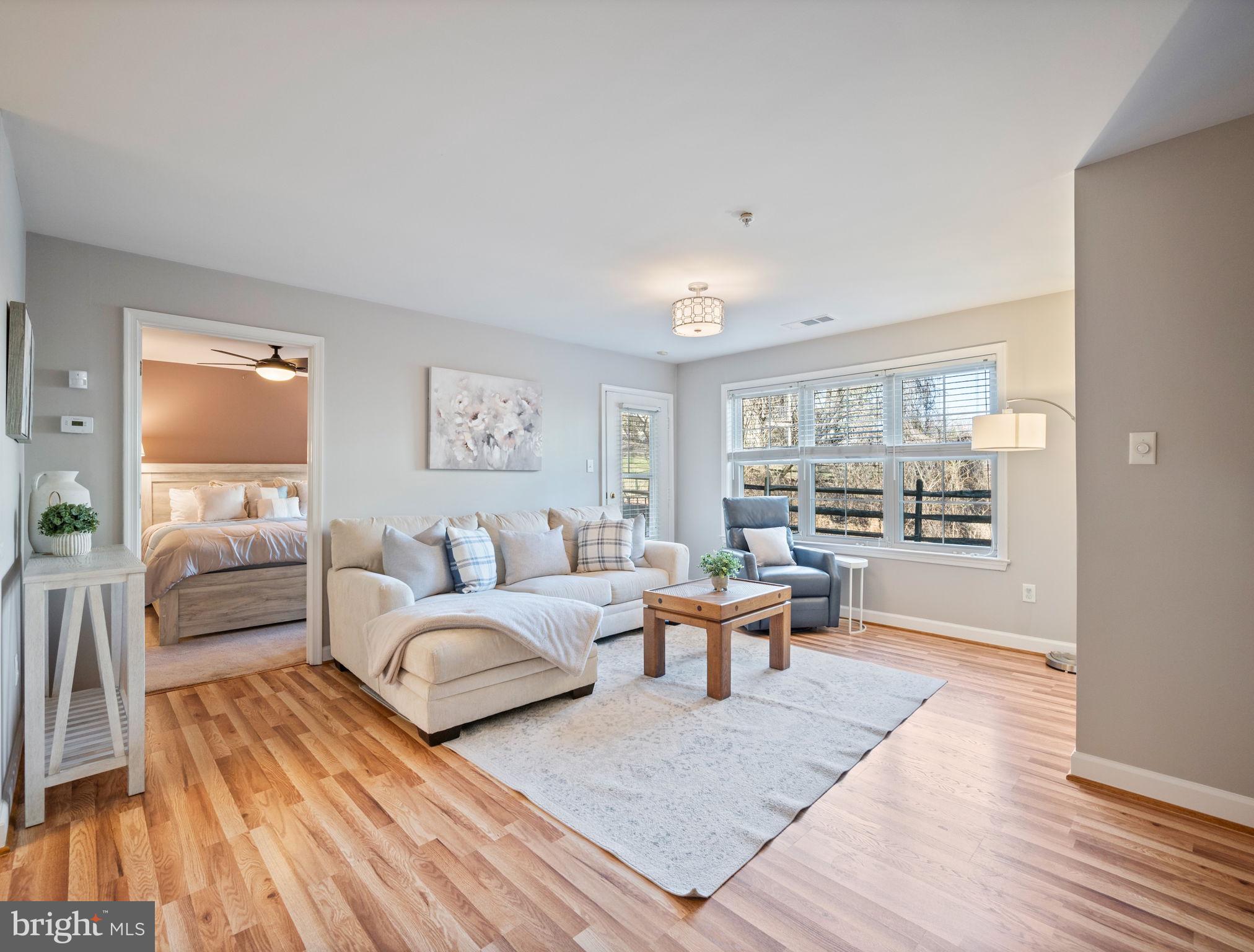 FALLS GABLE - Residential