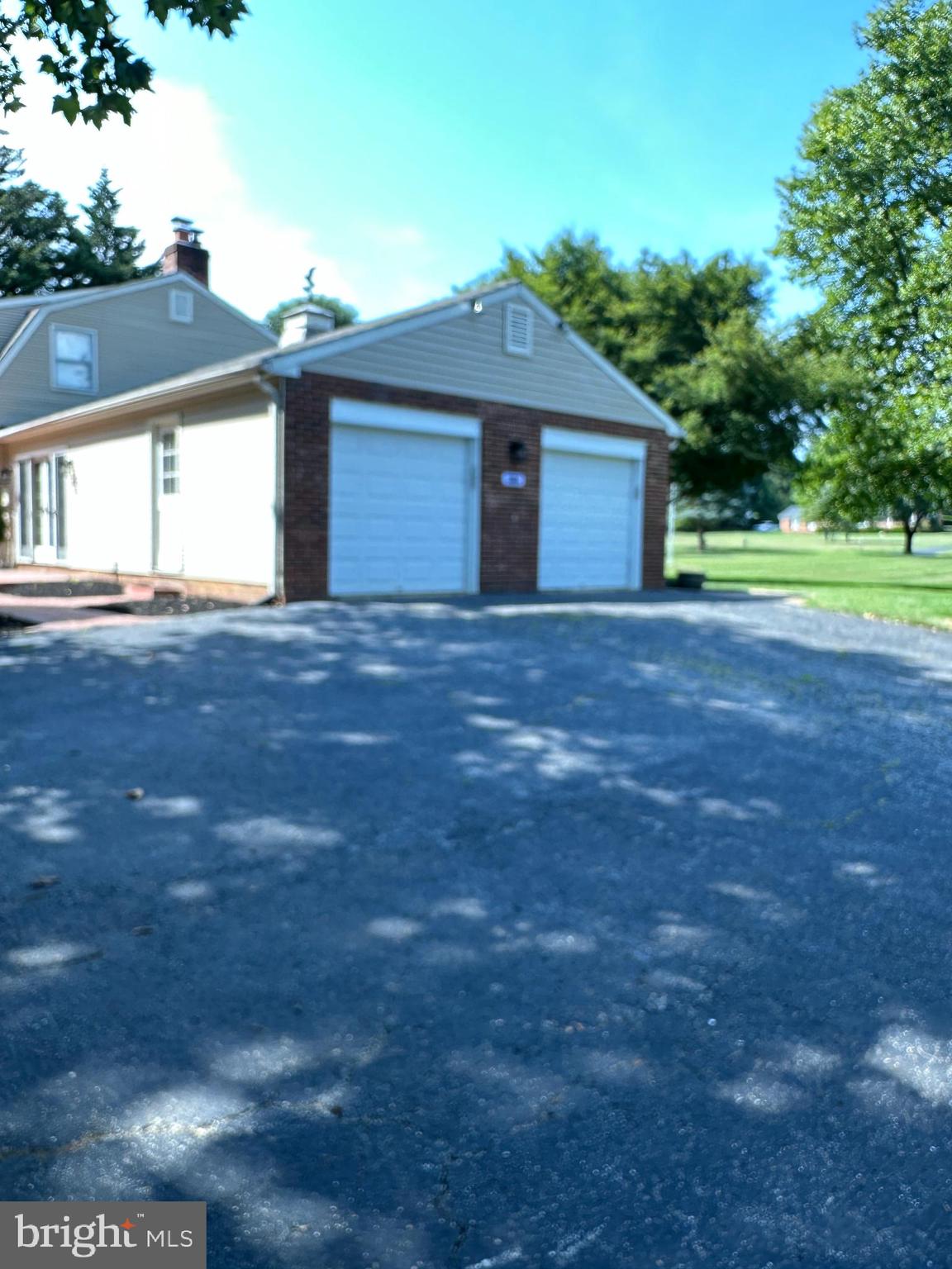 WHITE OAK ESTATES - Residential Lease