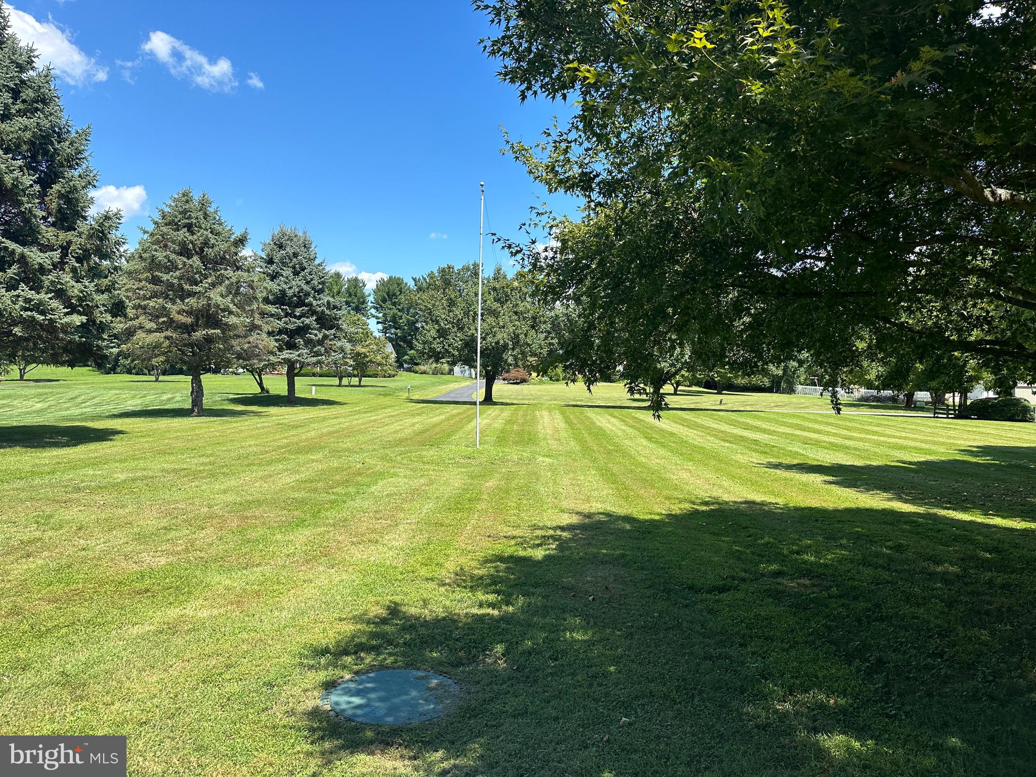 WHITE OAK ESTATES - Residential Lease