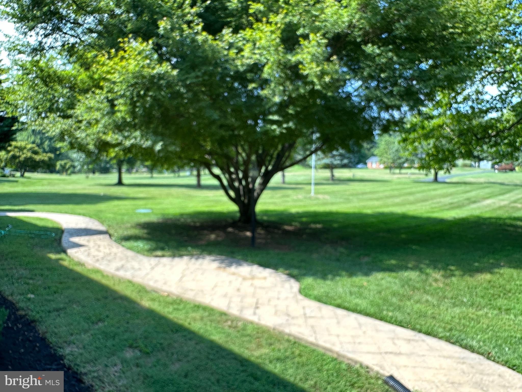 WHITE OAK ESTATES - Residential Lease